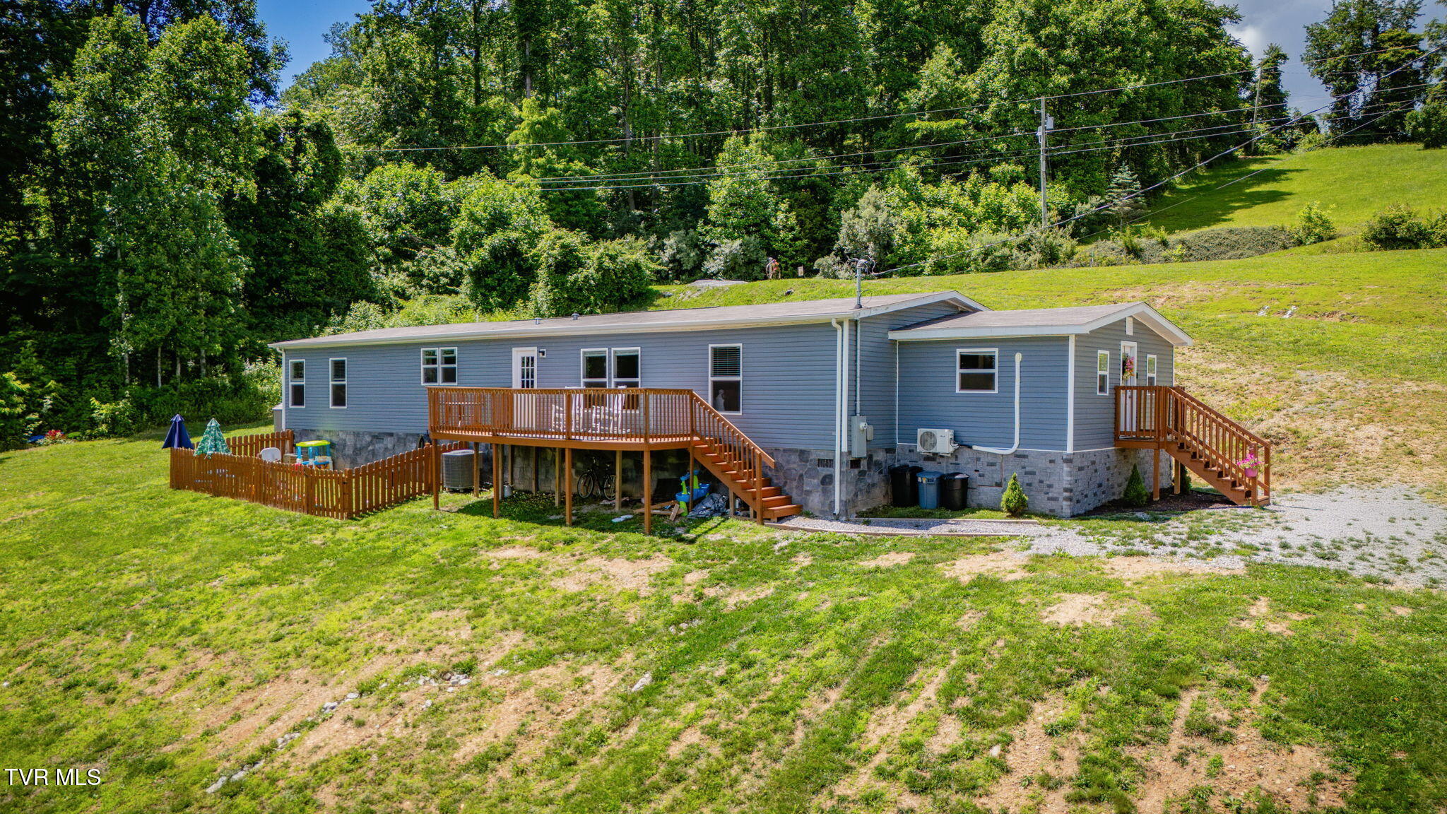 982 Glade Hill Drive Property Photo 32