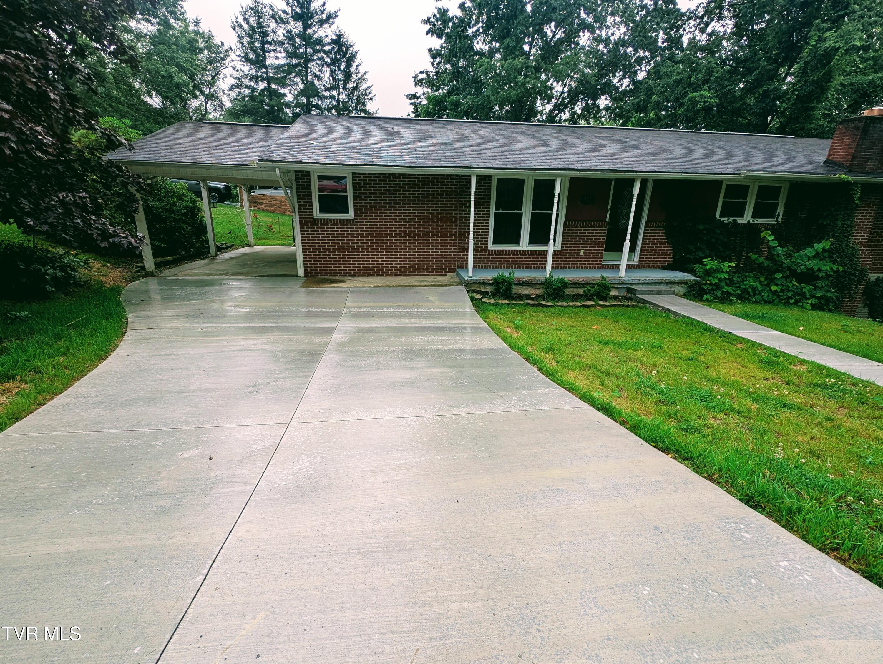 427 Northwest Hagan Avenue Property Photo 1
