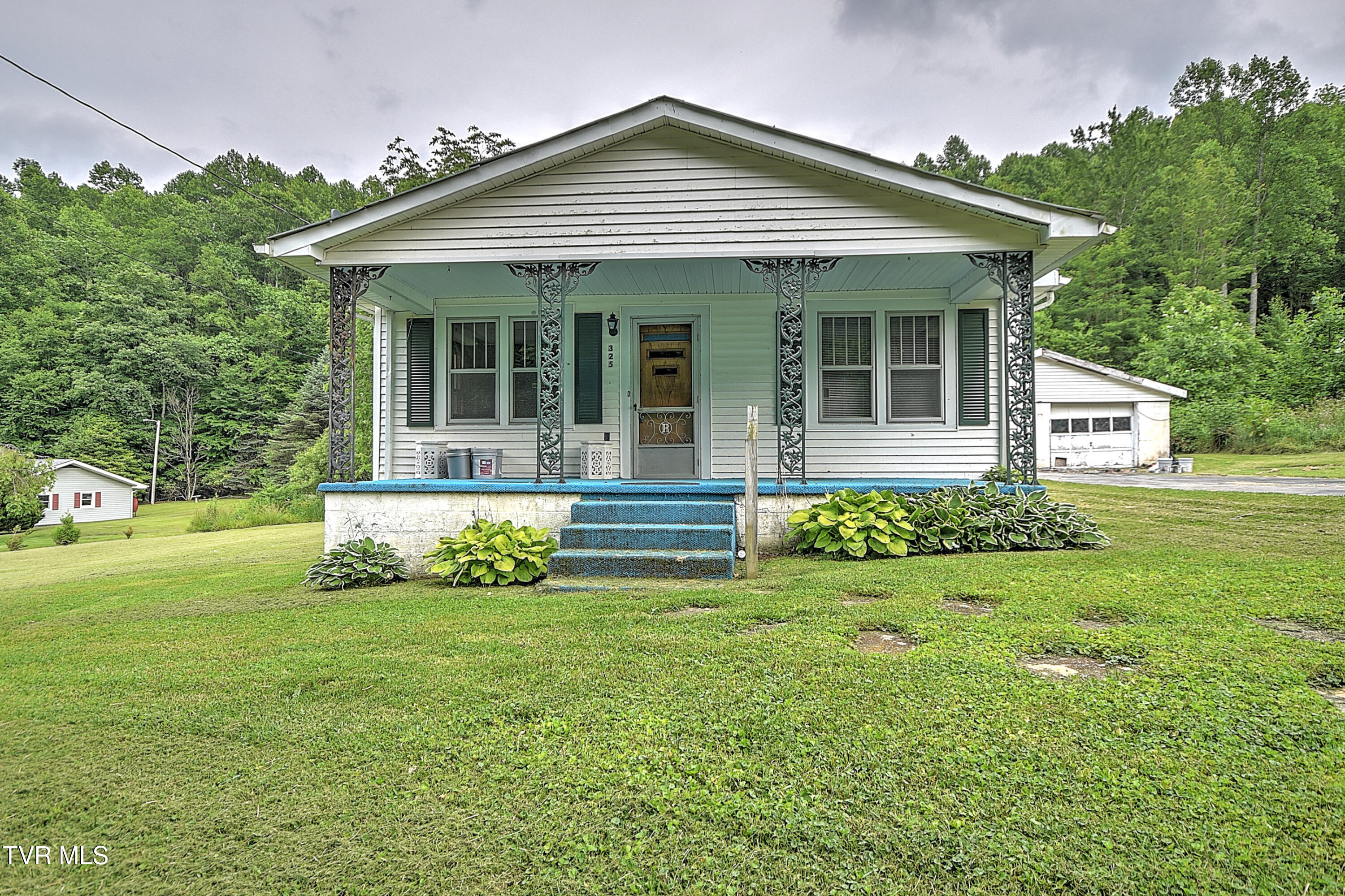 325 Cove Creek Road Property Photo 1