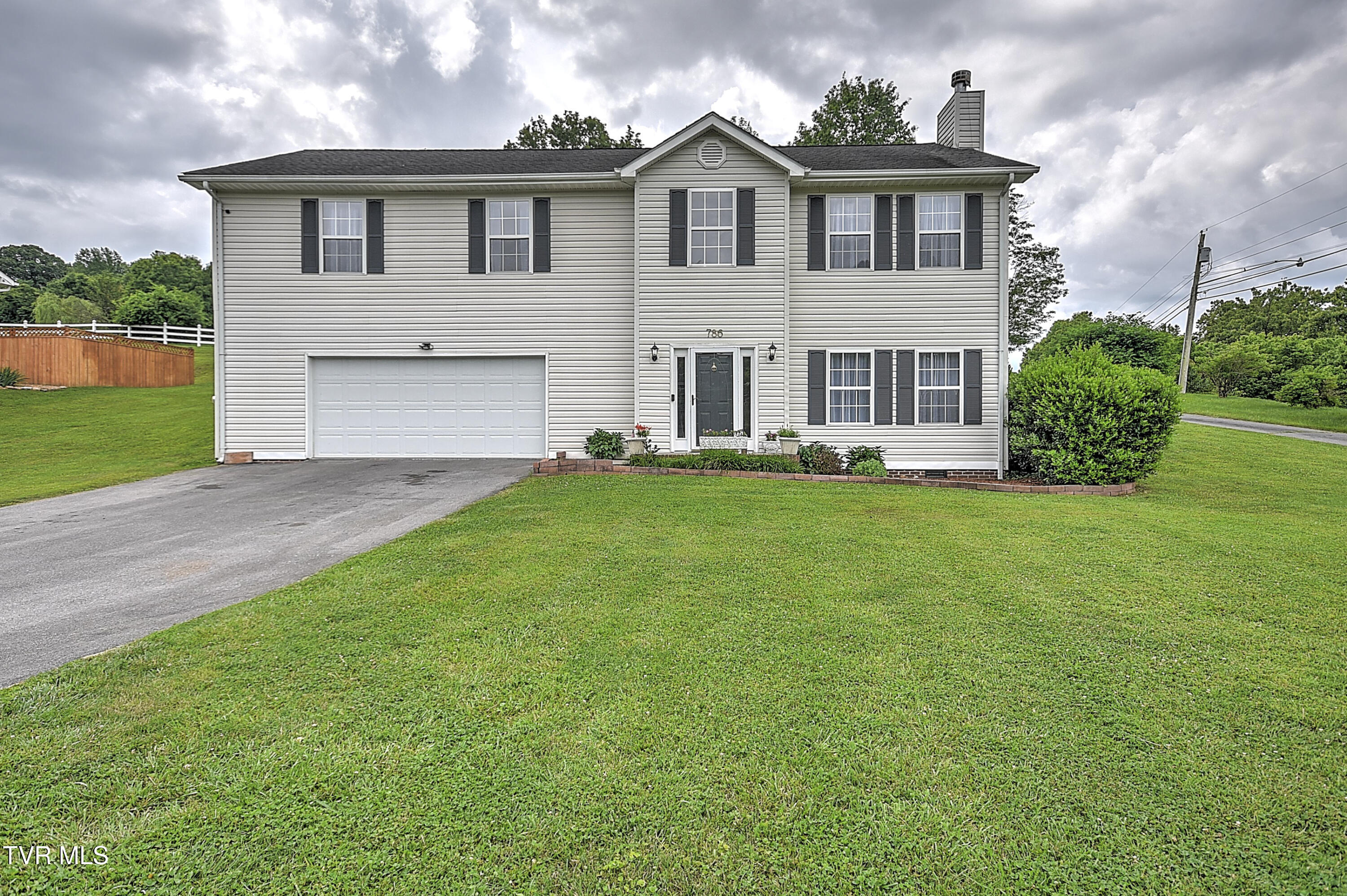 786 Highway 126 Property Photo 1