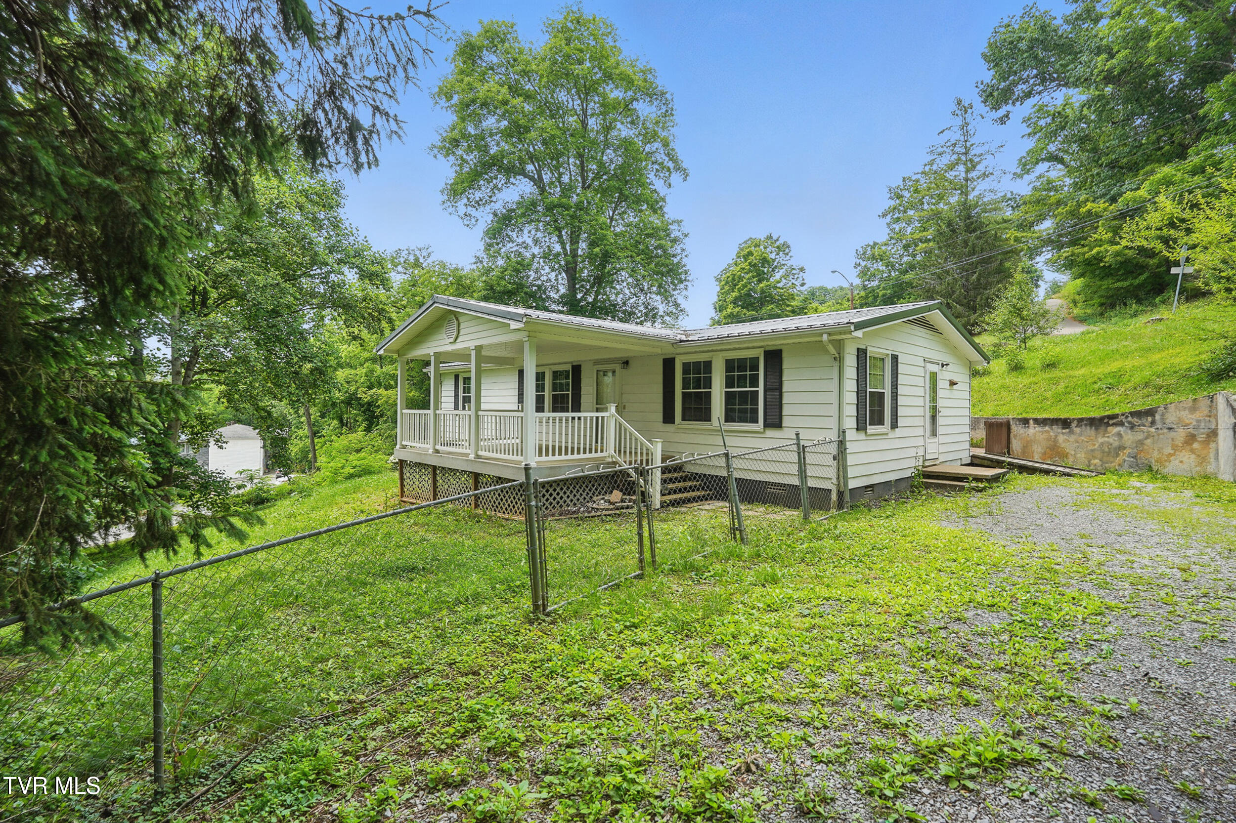271 Anderson Street Property Photo 1