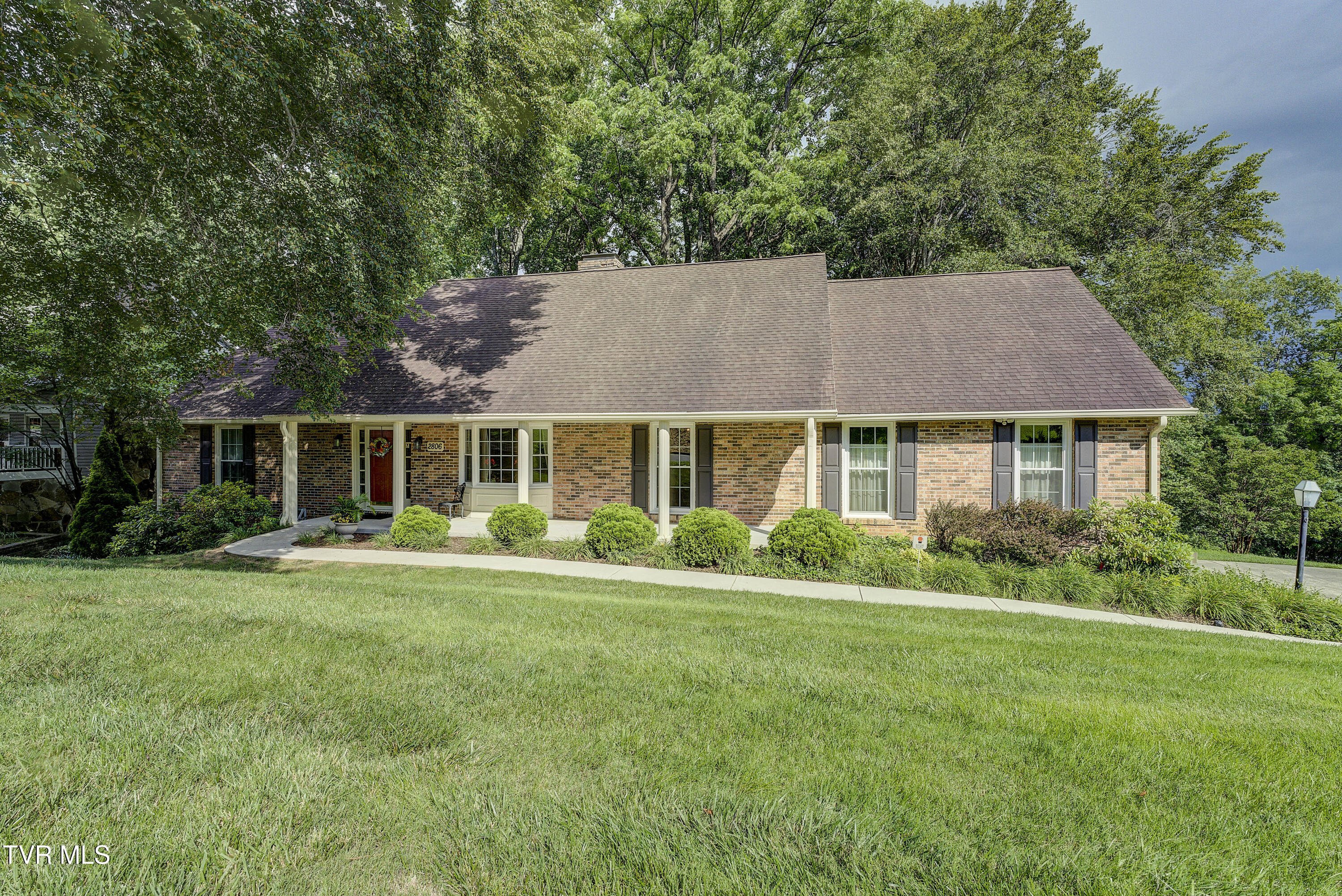 2806 Avondale Drive Property Photo 1