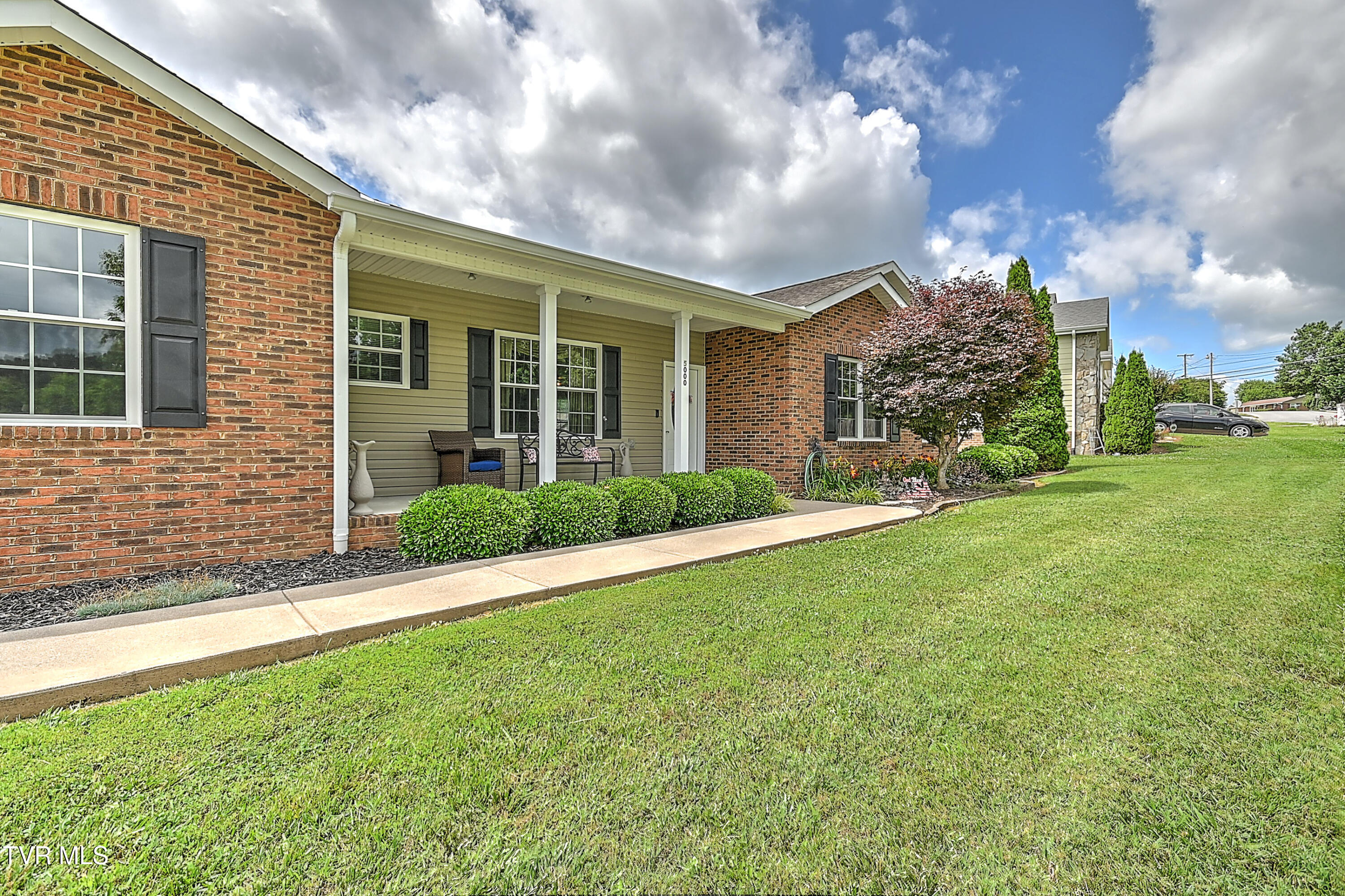 5000 Aberlea Place Property Photo 3