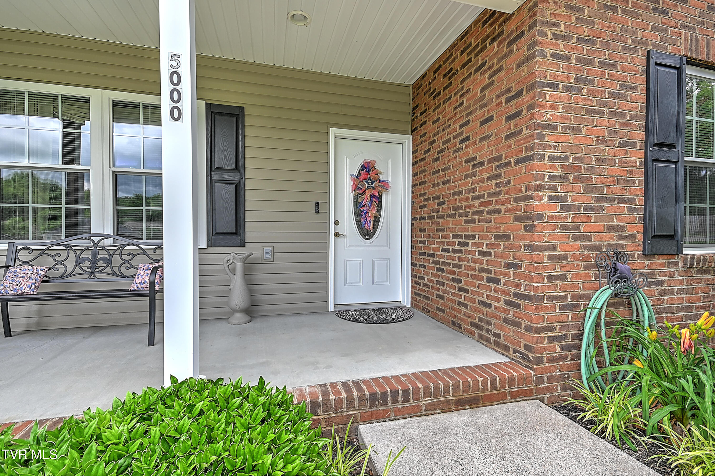 5000 Aberlea Place Property Photo 5