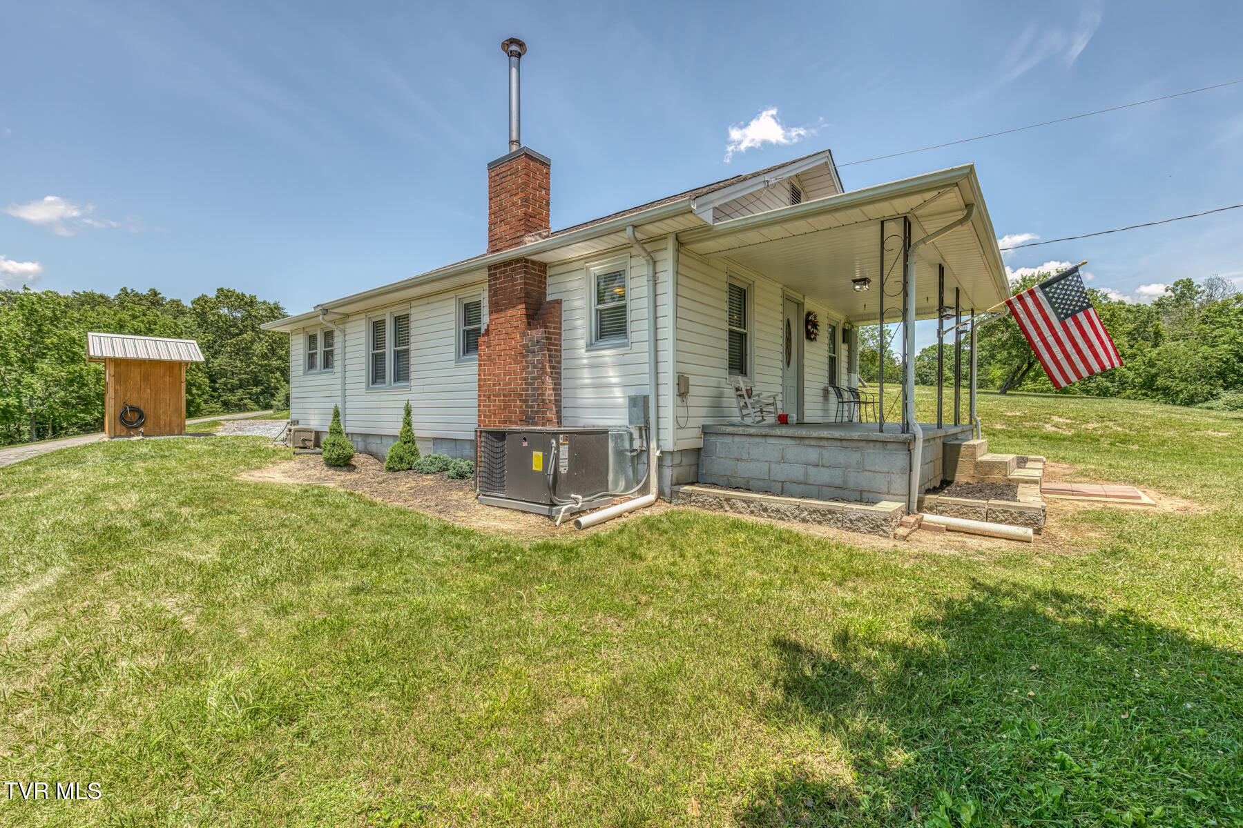 406 Mclaney Road Property Photo 1