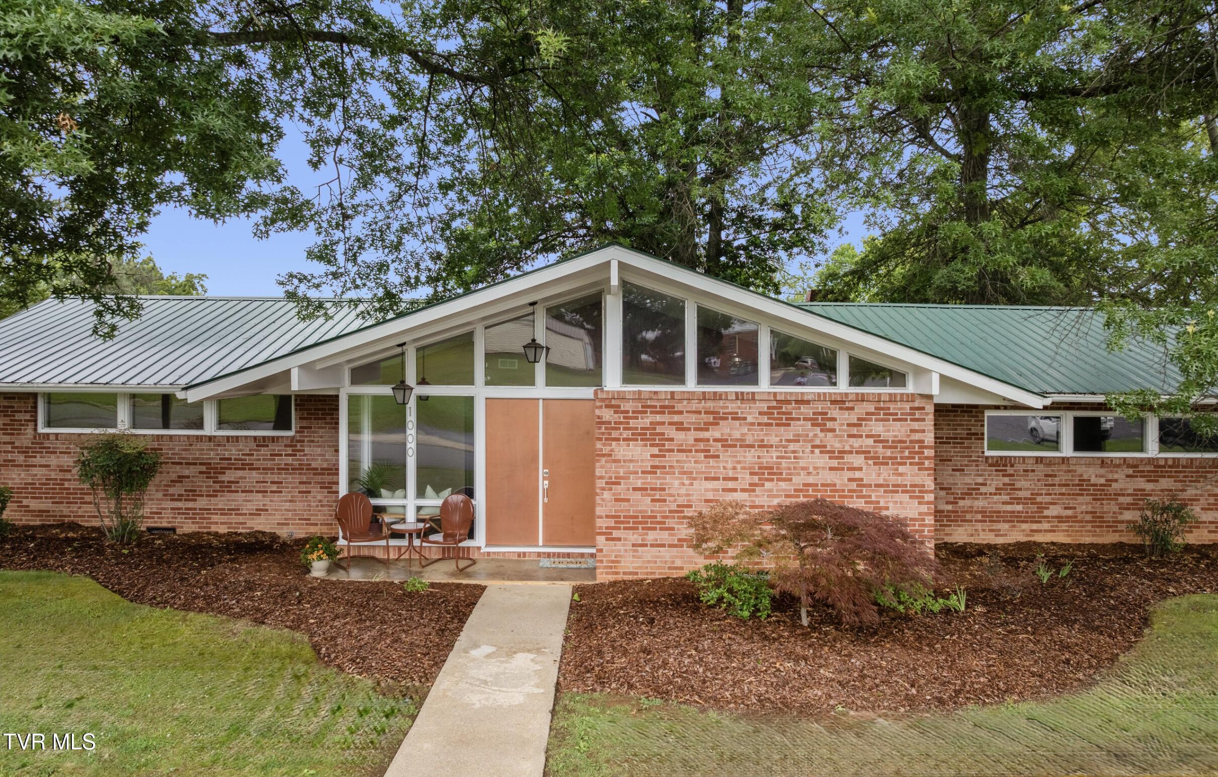 1000 Grace Drive Property Photo 1