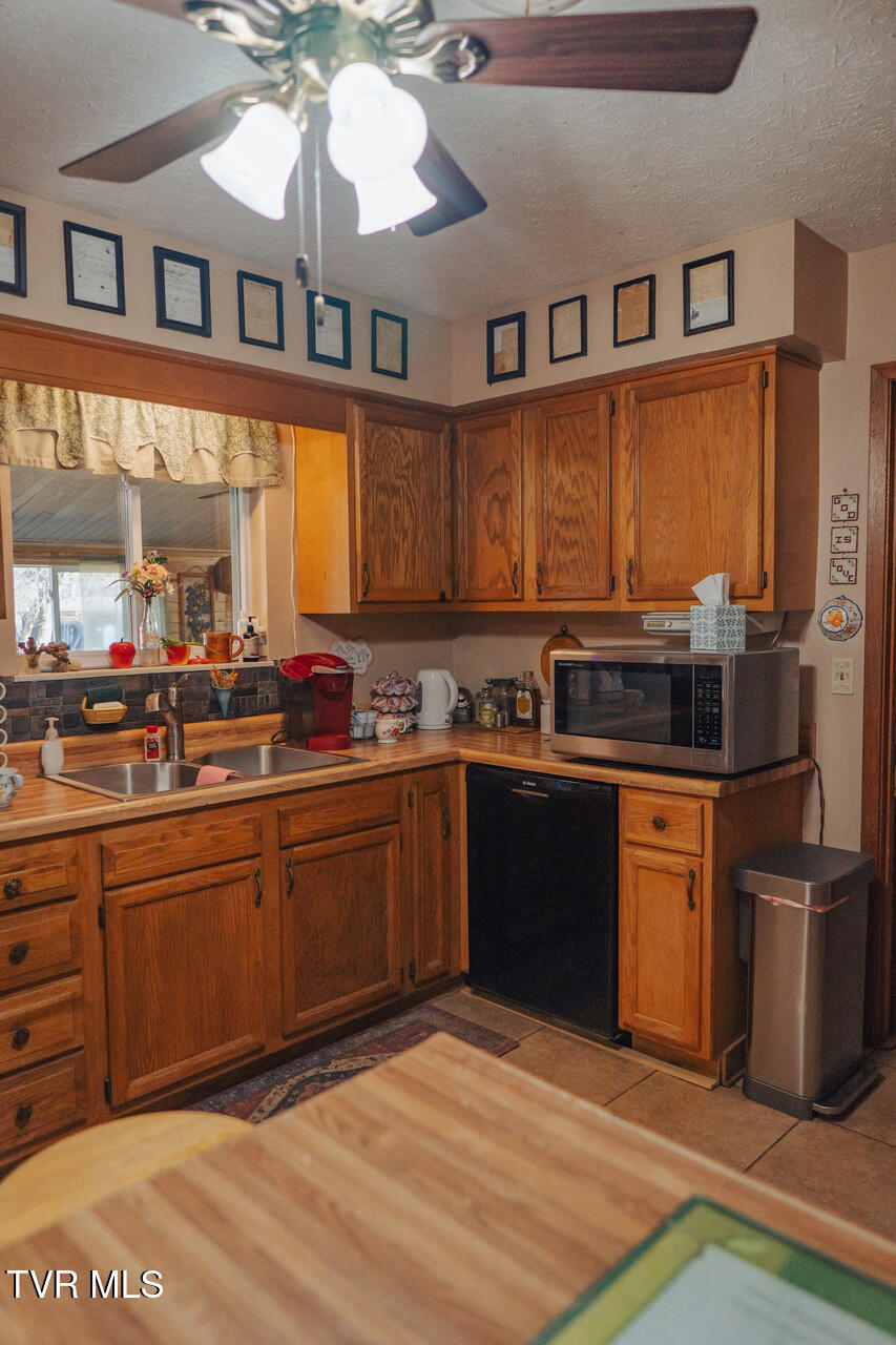 3521 James Phillips Way Property Photo 27