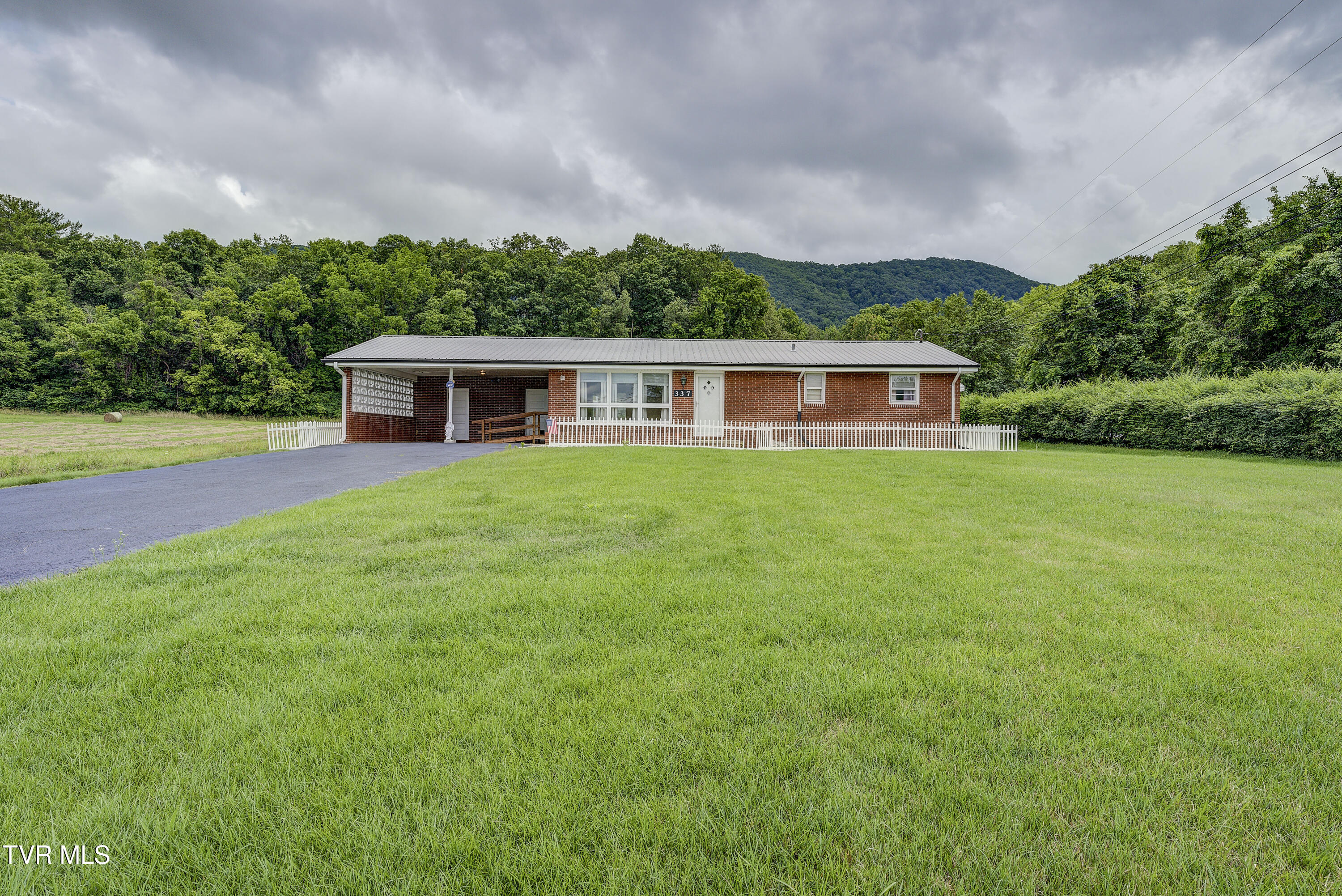 337 Highway 107 Property Photo 1