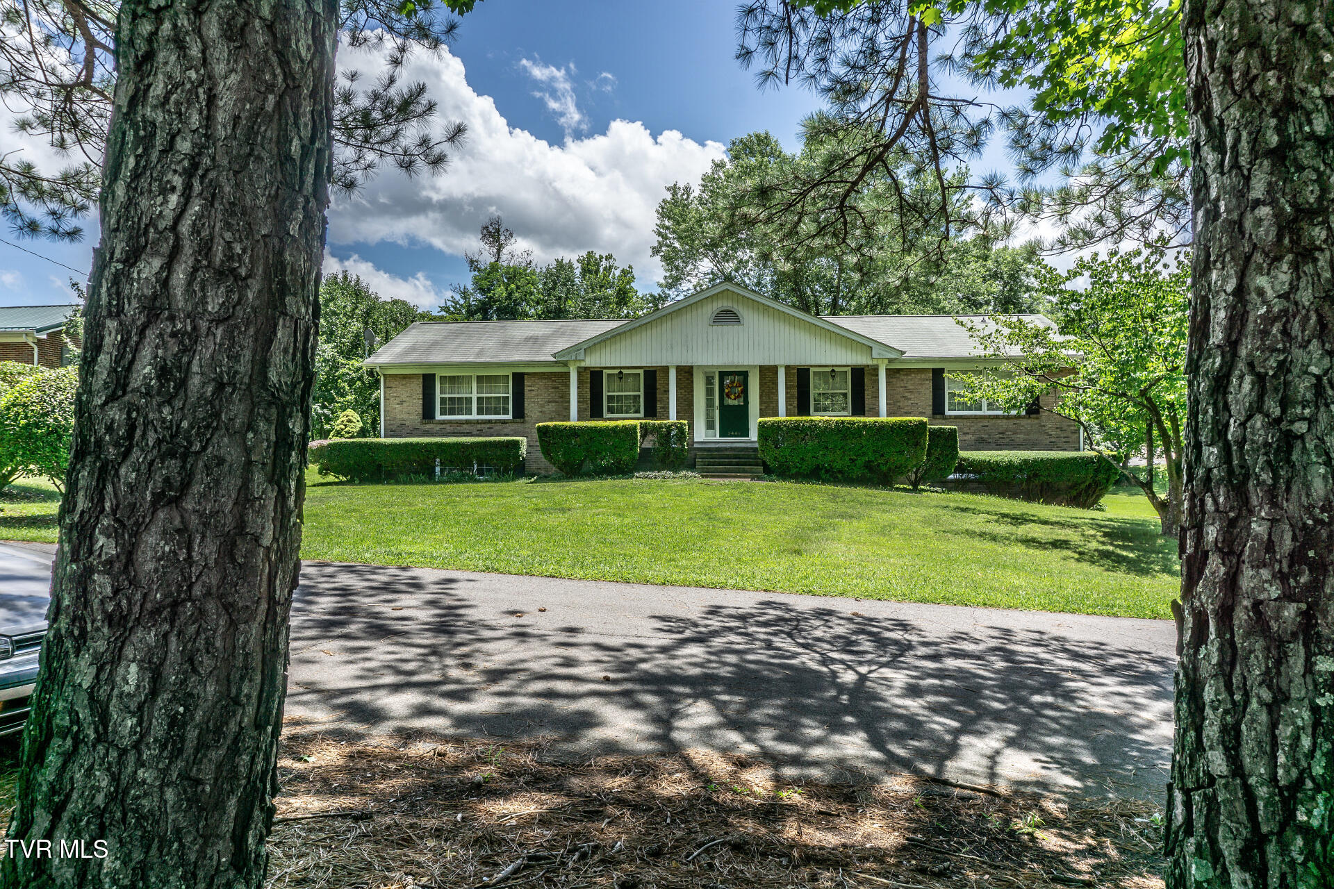 2449 Jennings Drive Property Photo