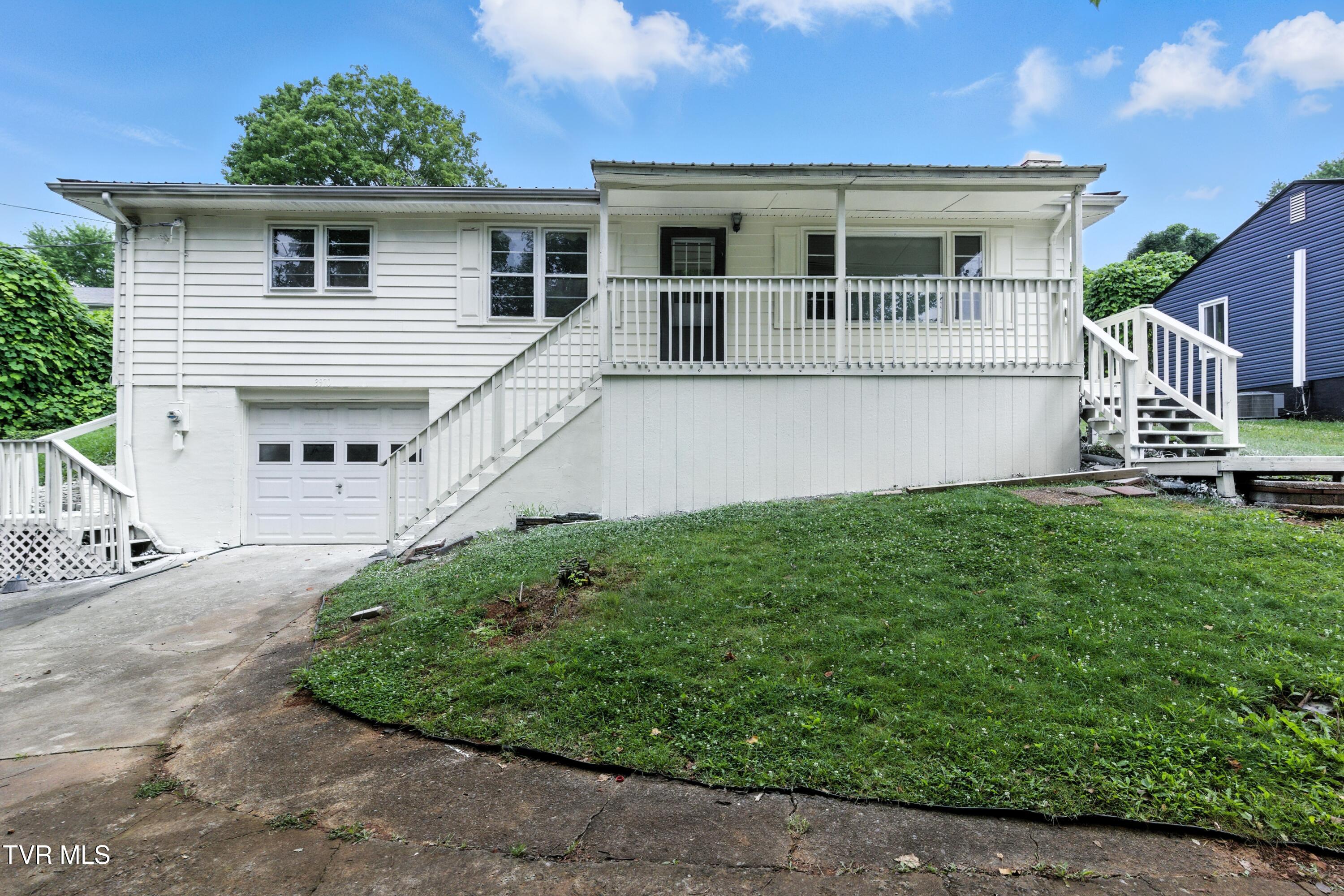 3970 Memorial Boulevard Picture