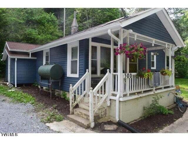 500 Guy Lloyd Road Property Photo 1