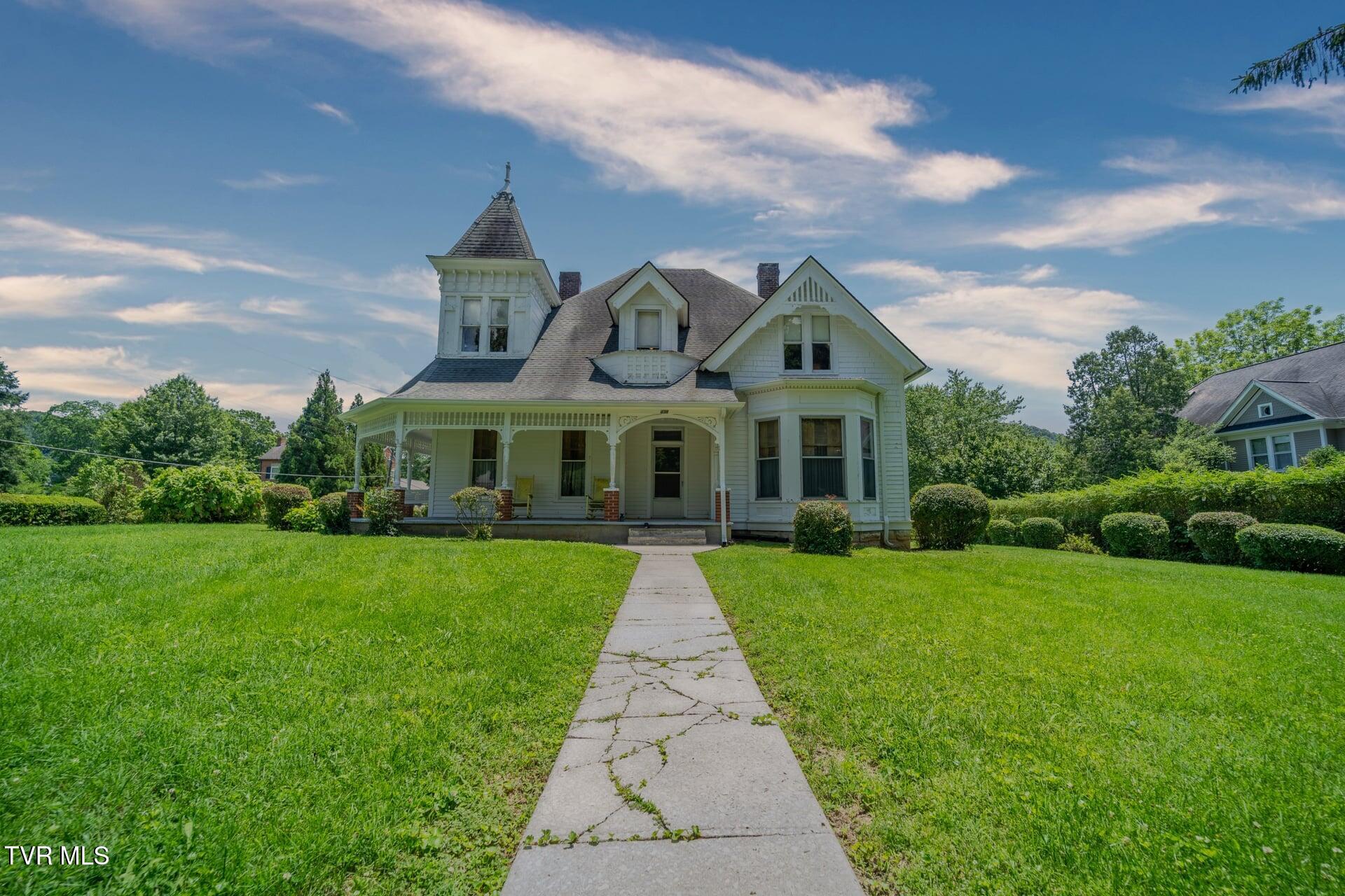 438 East Main Street Property Photo