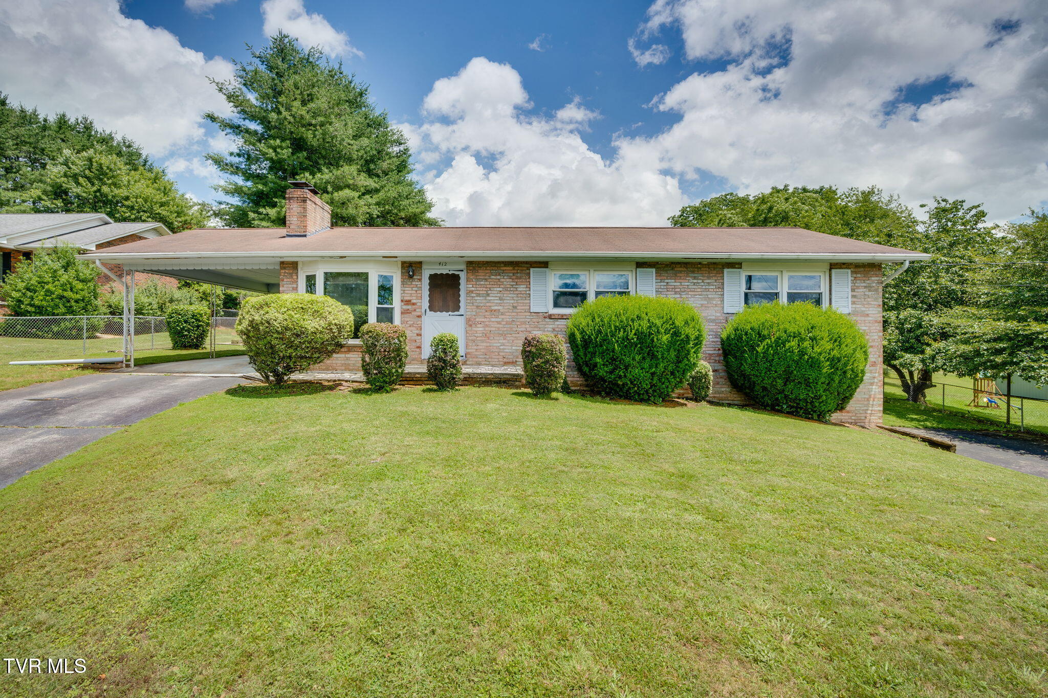 412 Hobart Street Property Photo