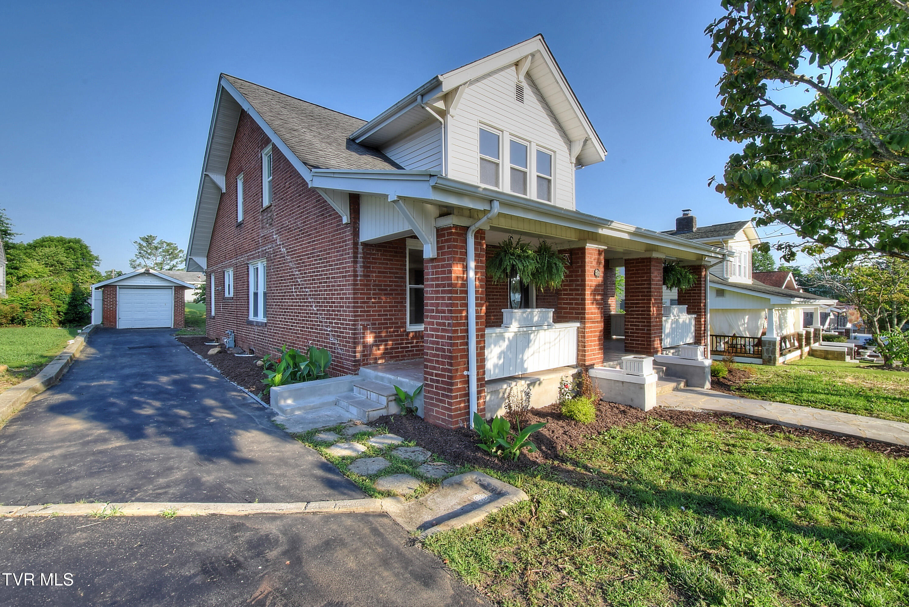511 South Watauga Avenue Property Photo 1