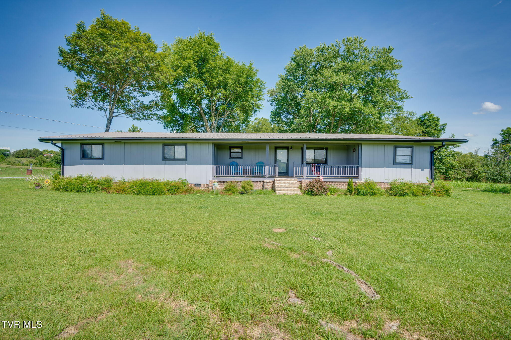 100 Democrat Road Property Photo 1