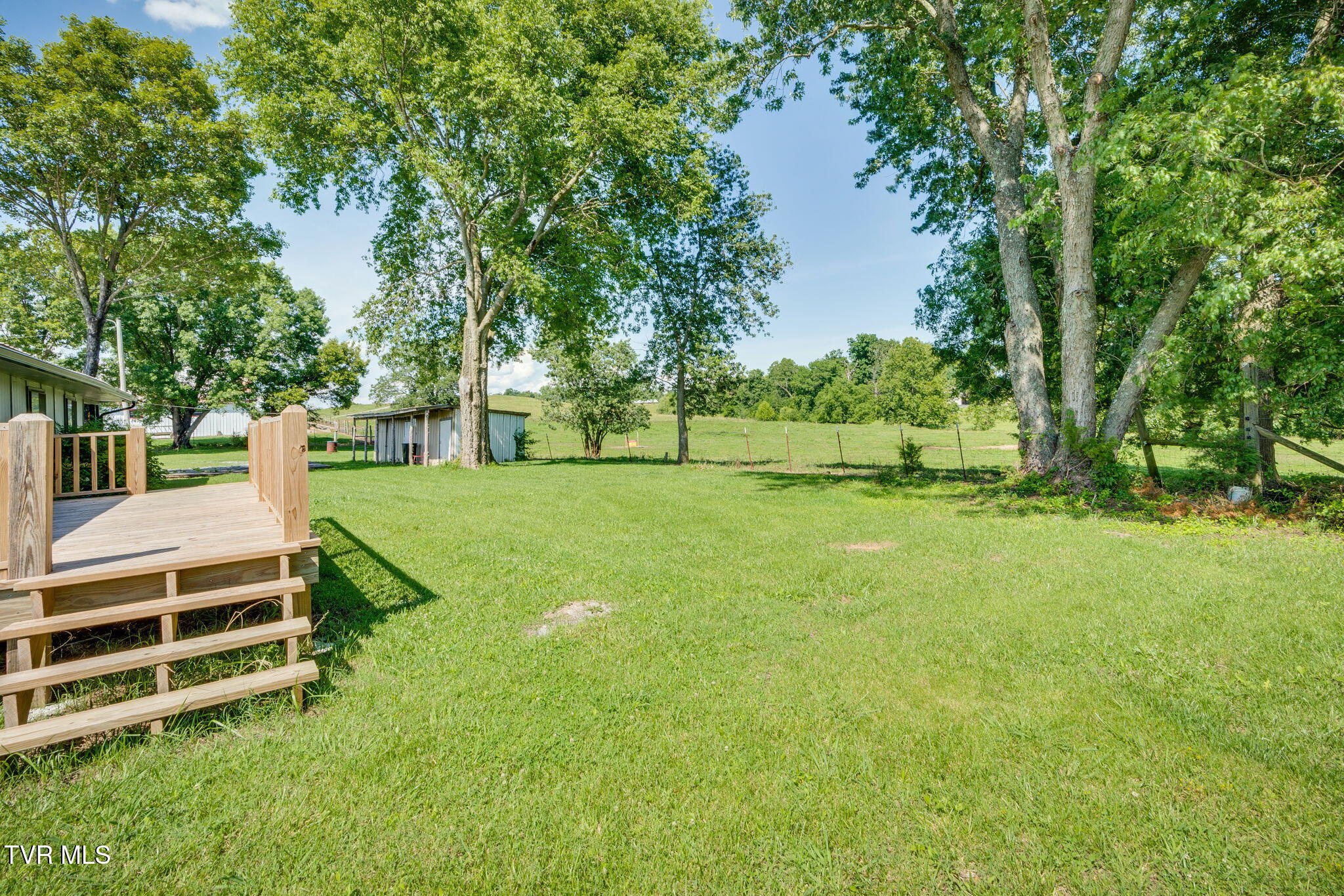 100 Democrat Road Property Photo 6