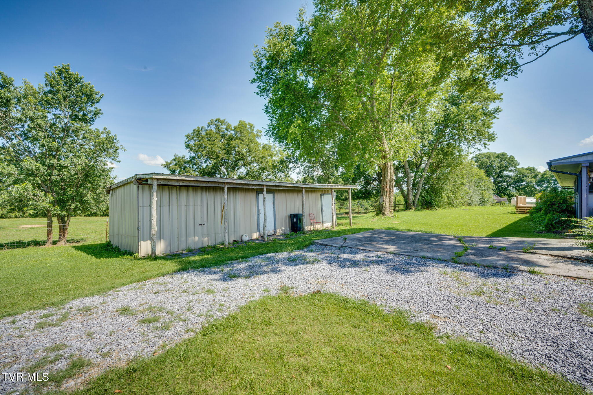 100 Democrat Road Property Photo 9