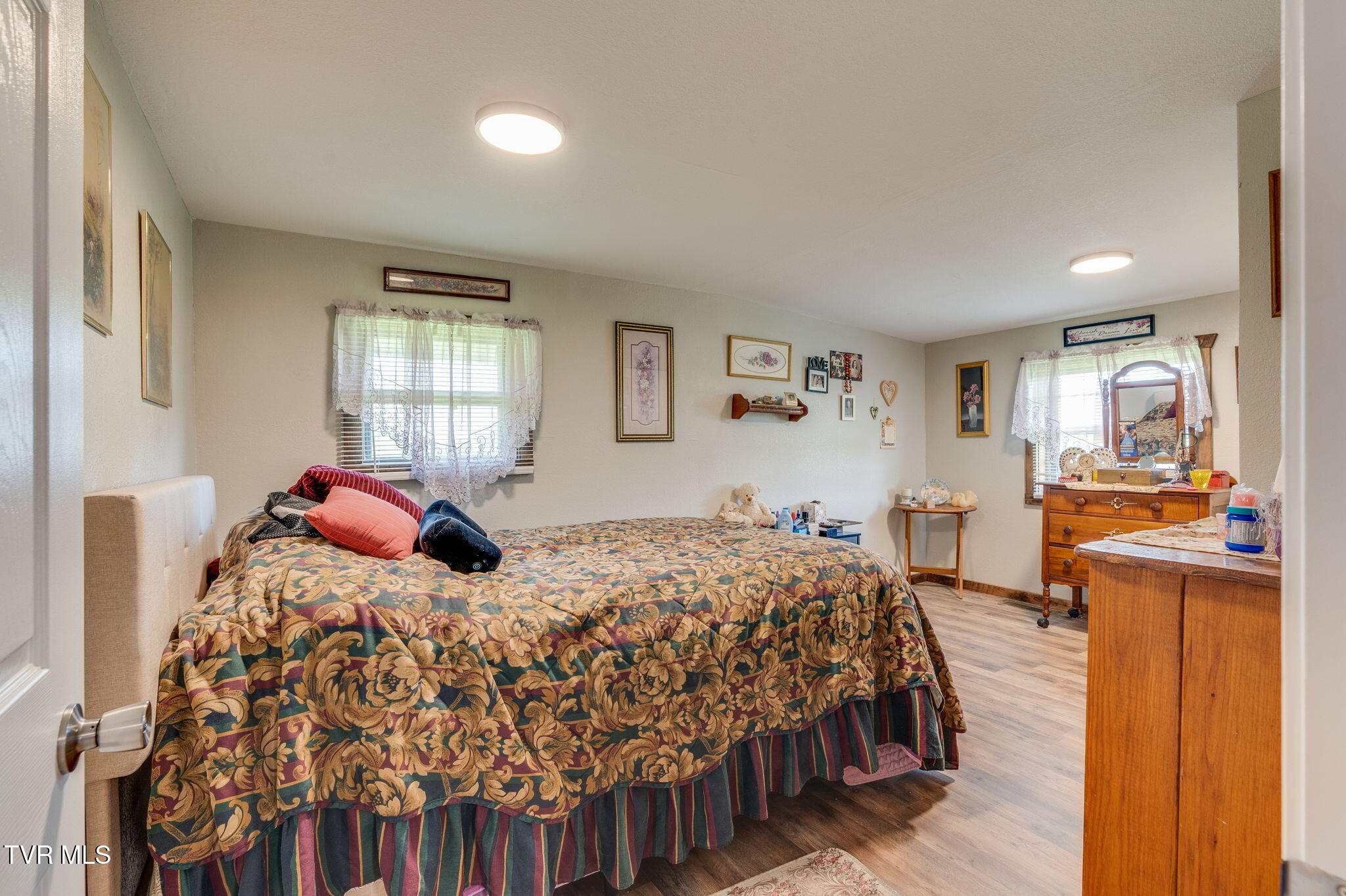 100 Democrat Road Property Photo 13