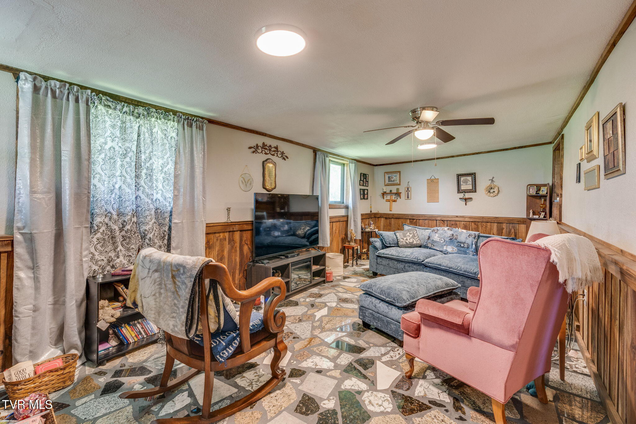 100 Democrat Road Property Photo 21