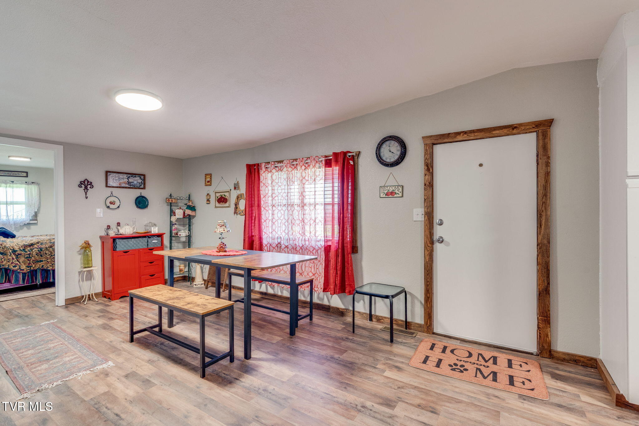 100 Democrat Road Property Photo 27