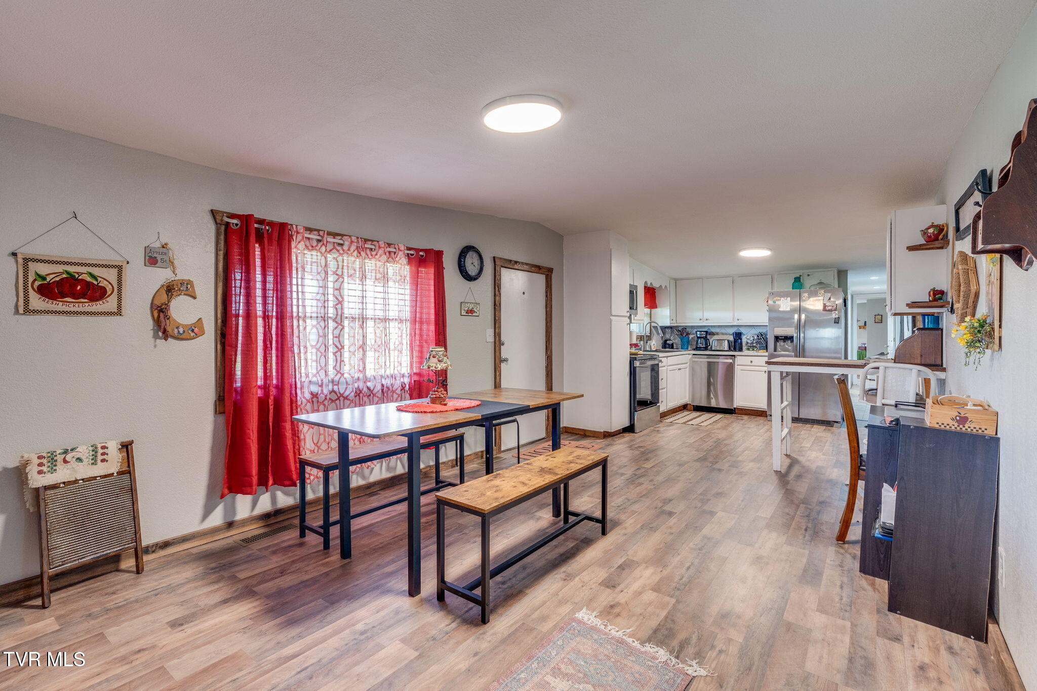 100 Democrat Road Property Photo 29