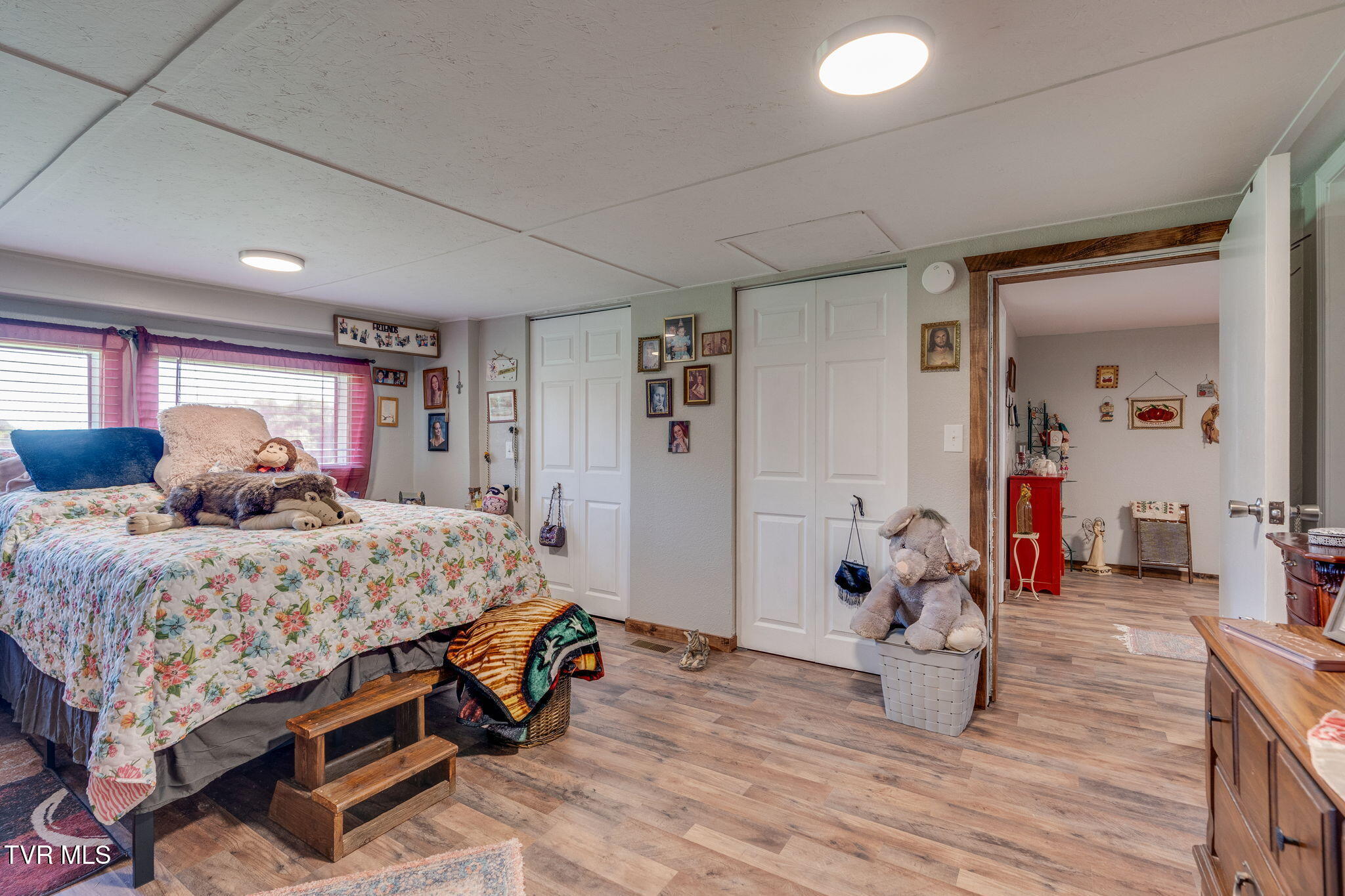 100 Democrat Road Property Photo 34