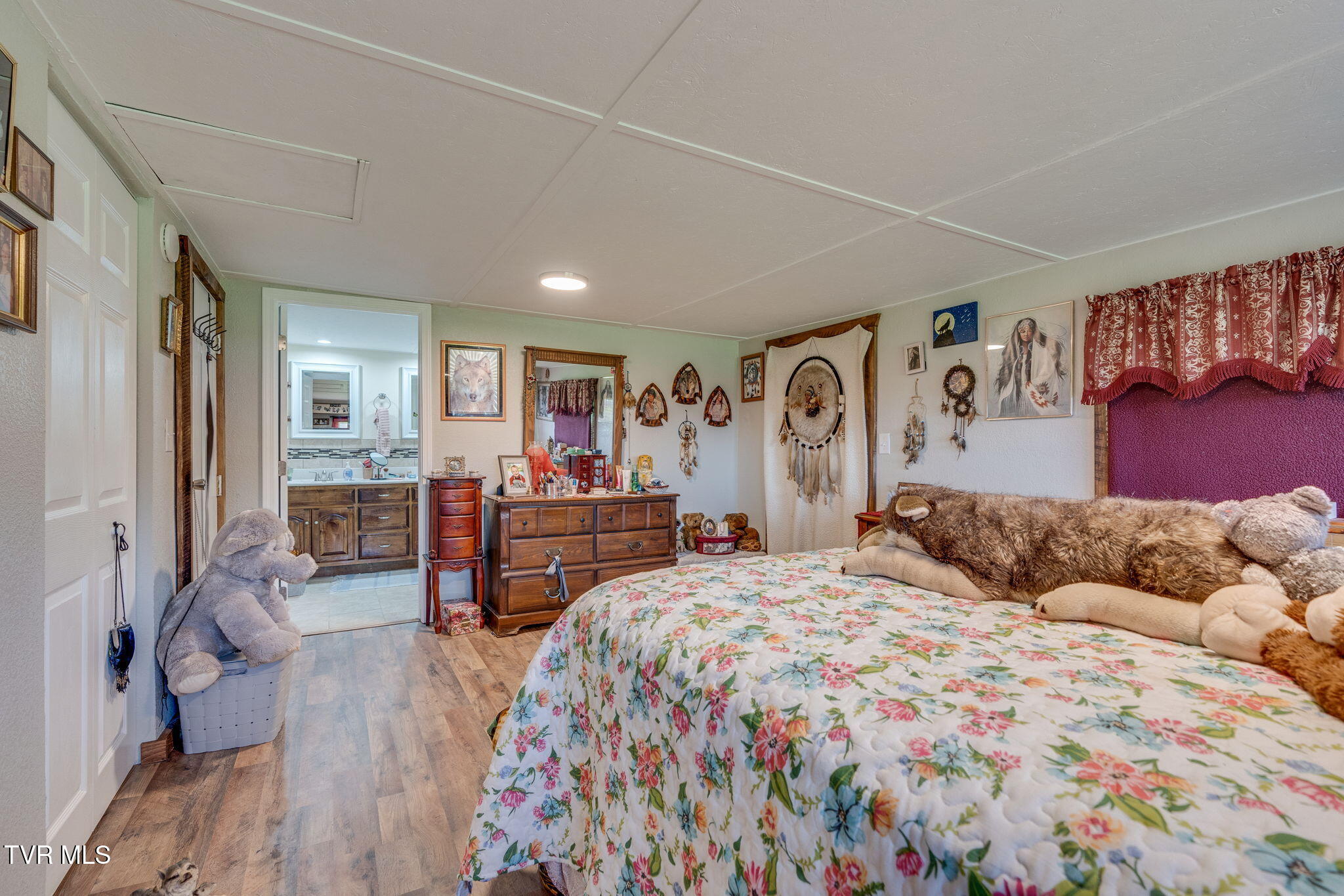 100 Democrat Road Property Photo 35