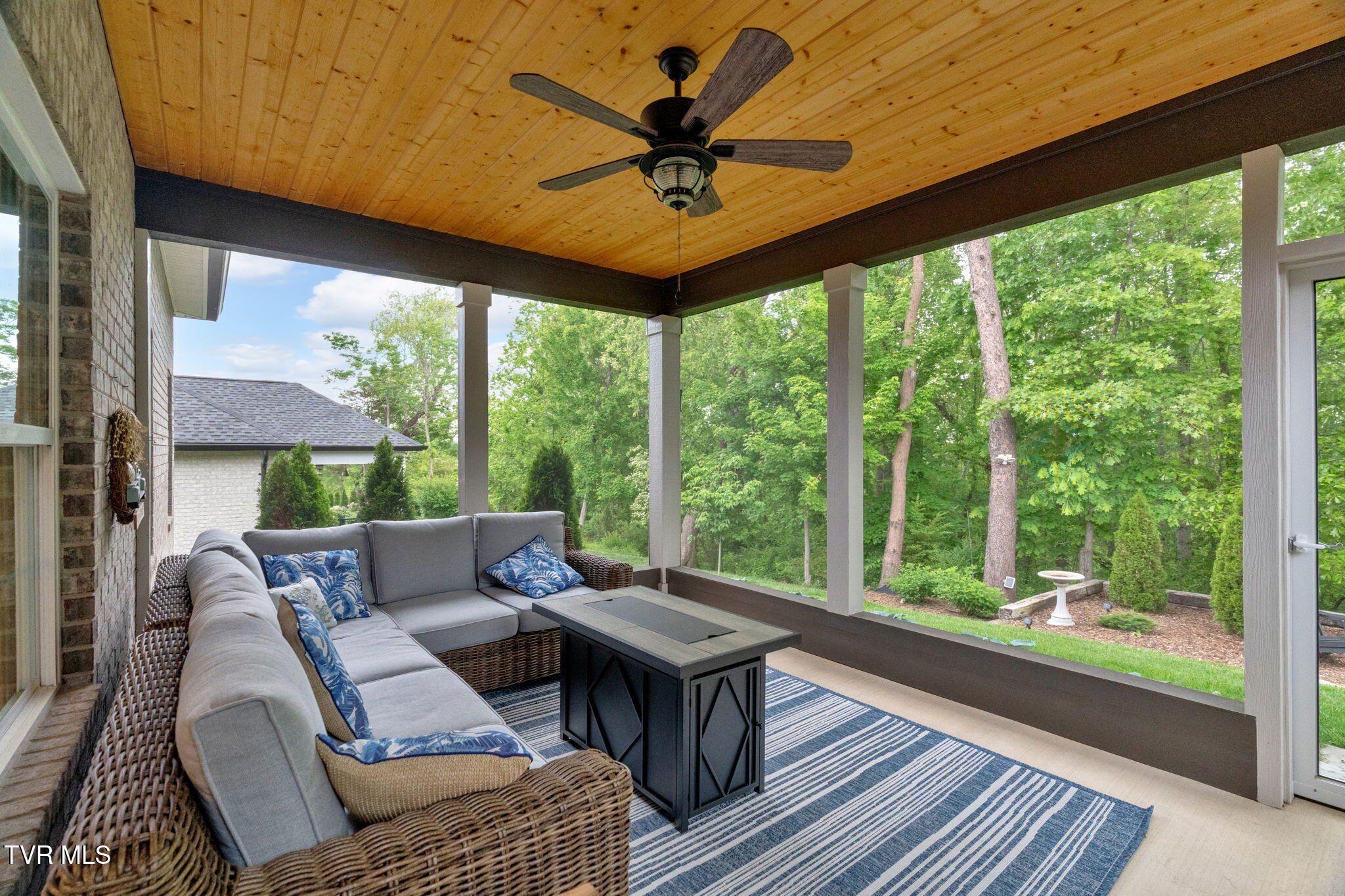 365 English Ivy Trail Property Photo 22