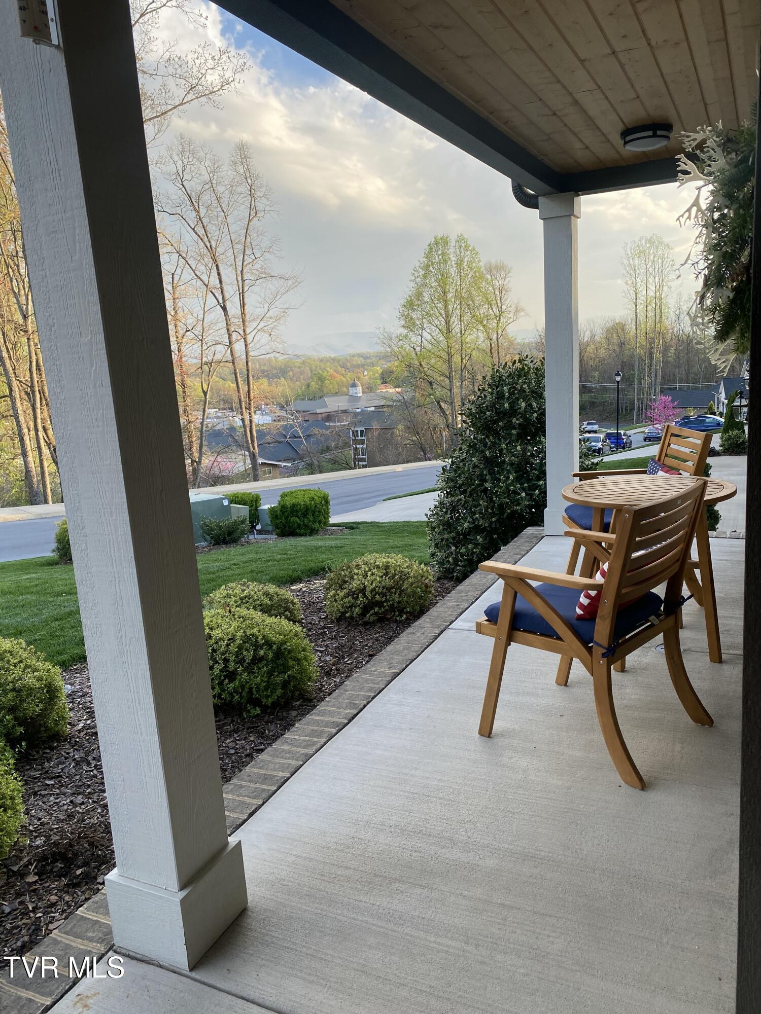 365 English Ivy Trail Property Photo 28