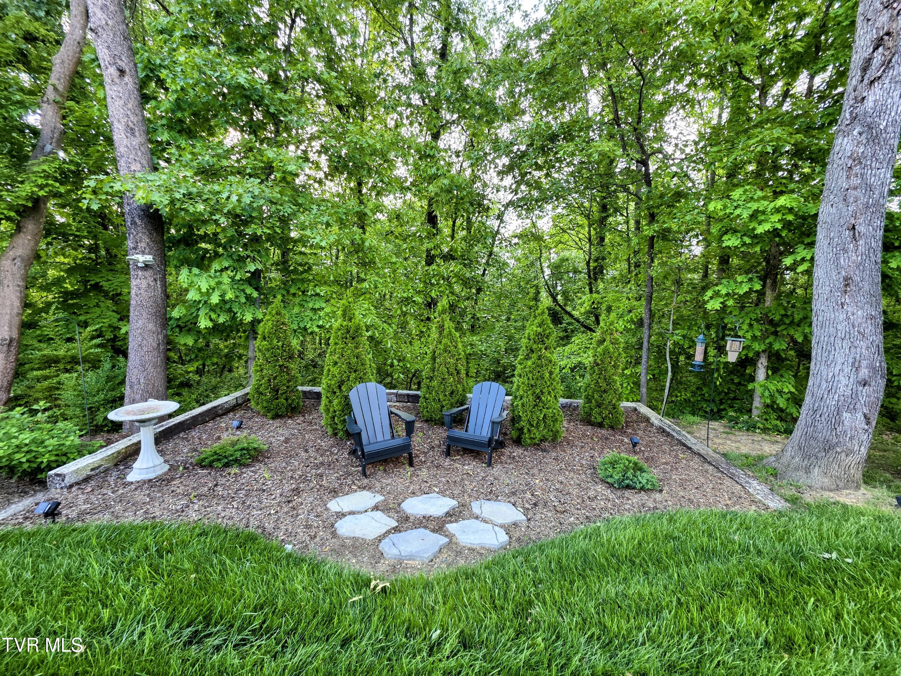 365 English Ivy Trail Property Photo 32