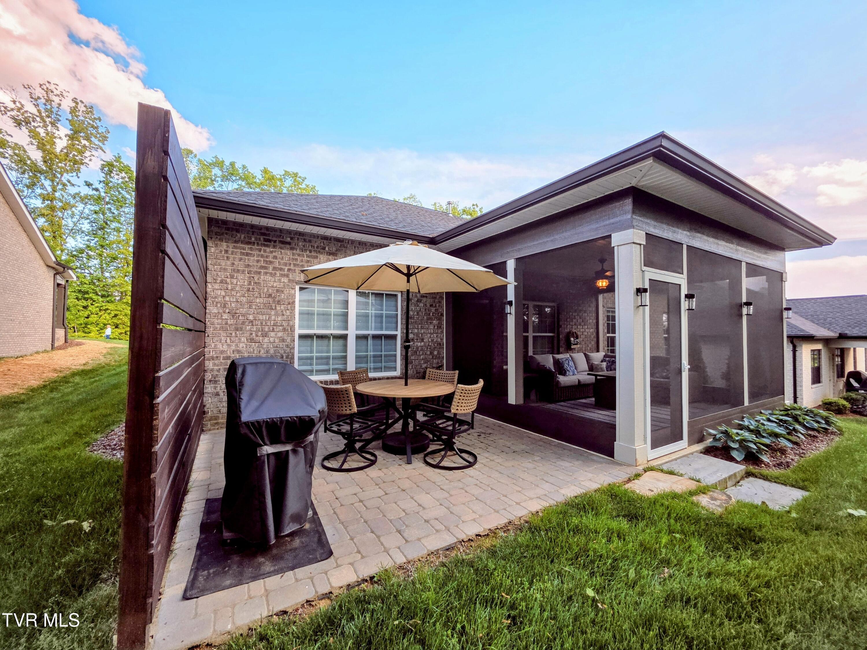 365 English Ivy Trail Property Photo 34