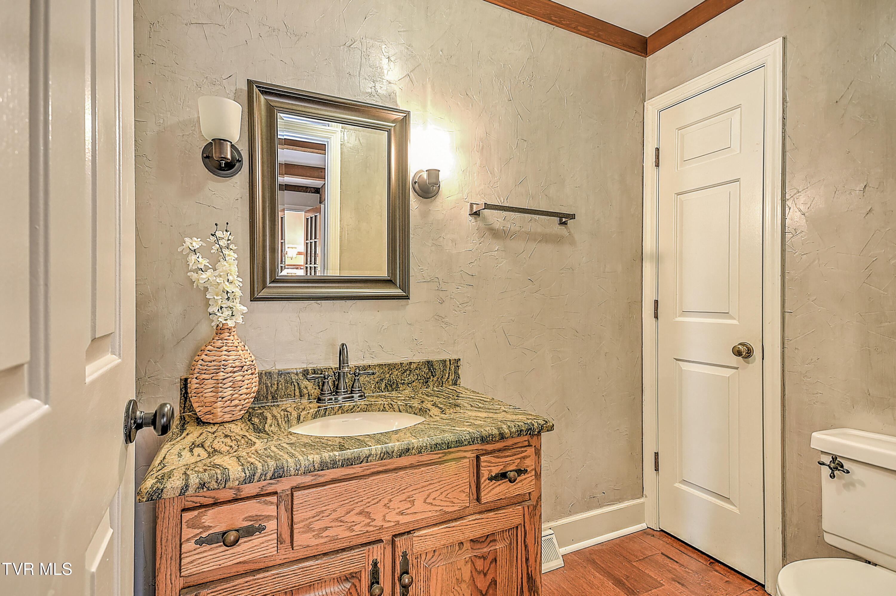 6054 Old Jonesboro Road Property Photo 16