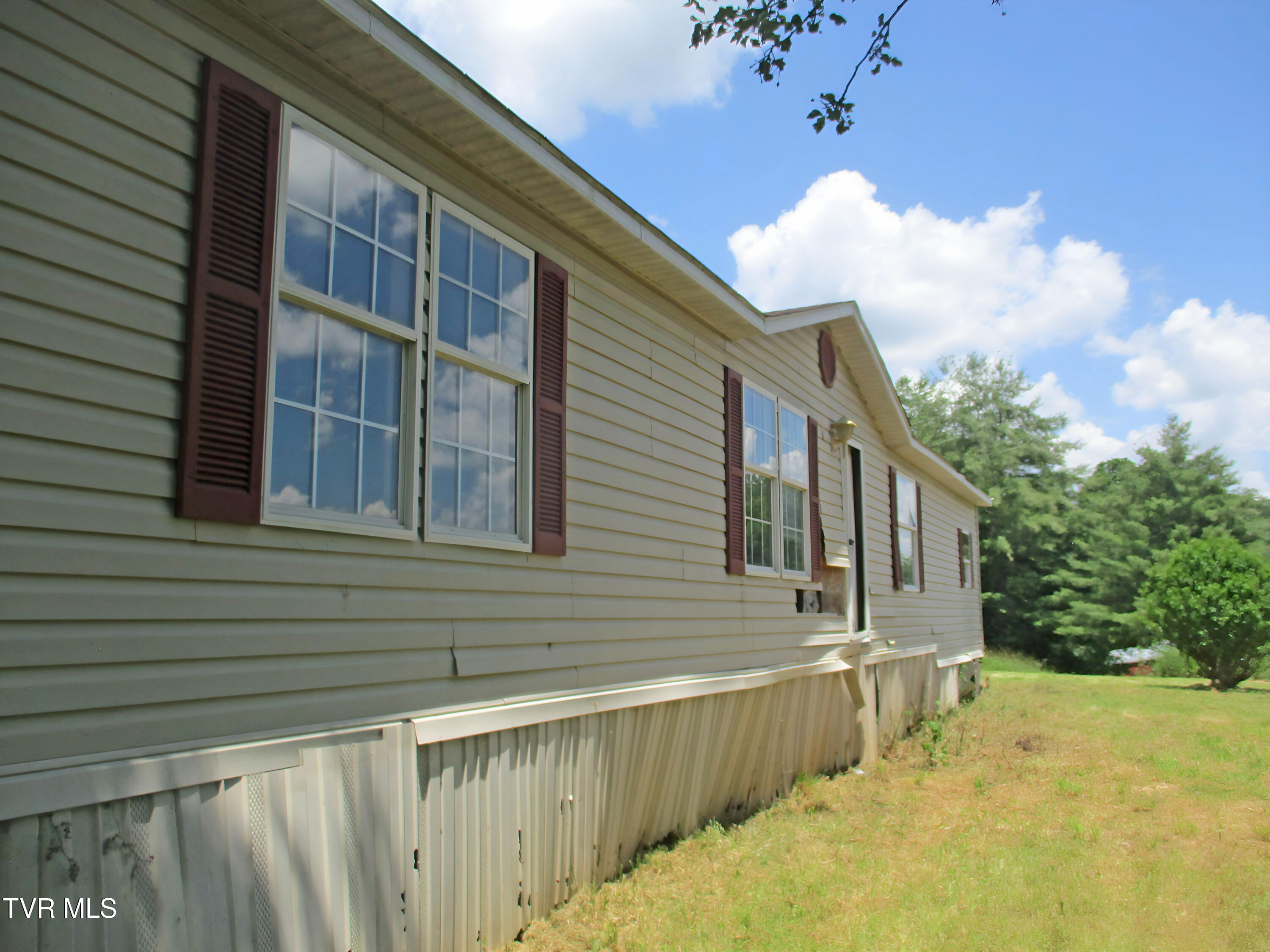 6927 Moccasin Valley Road Property Photo 1