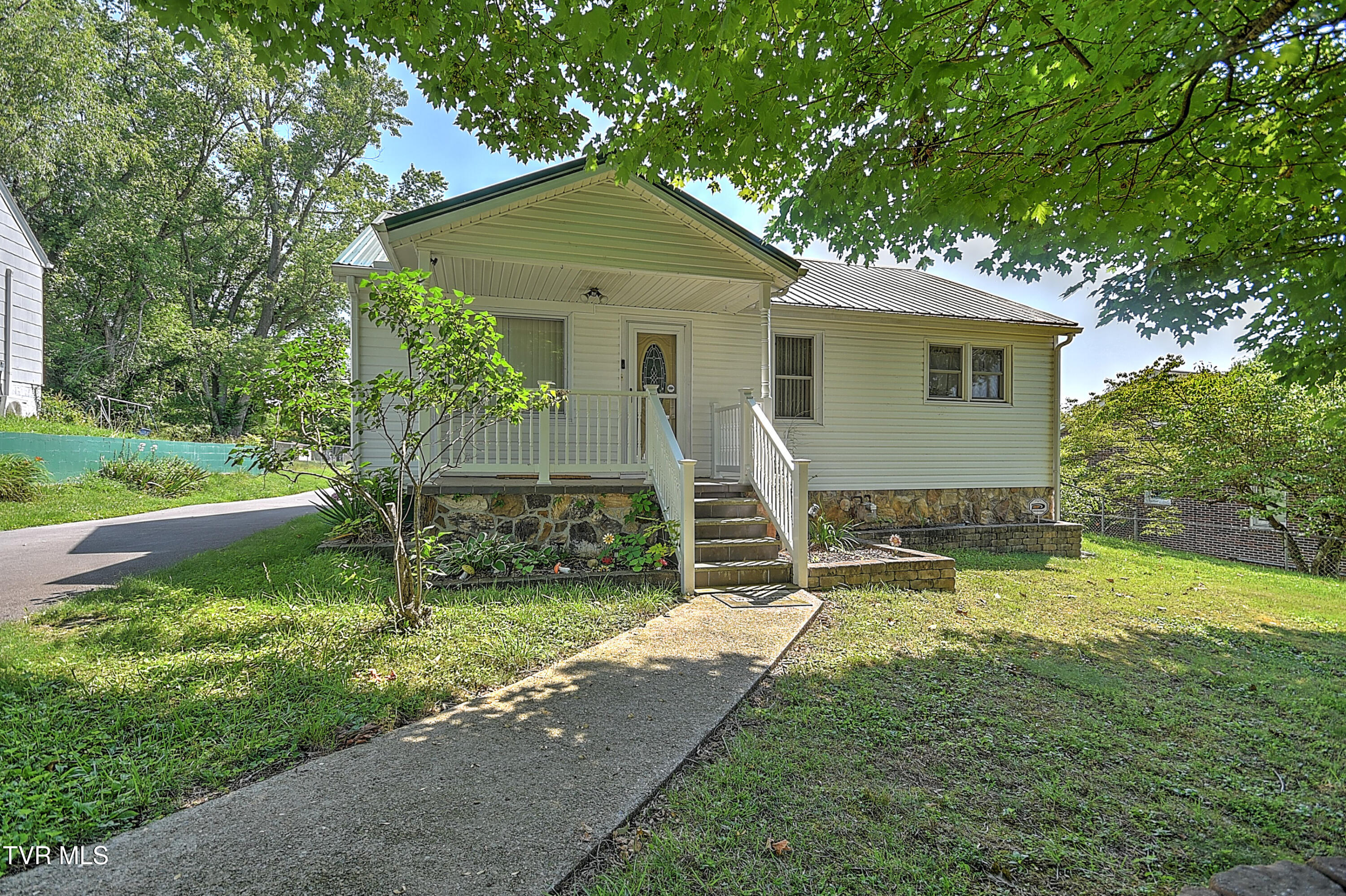 307 Tween Hills Road Property Photo 3