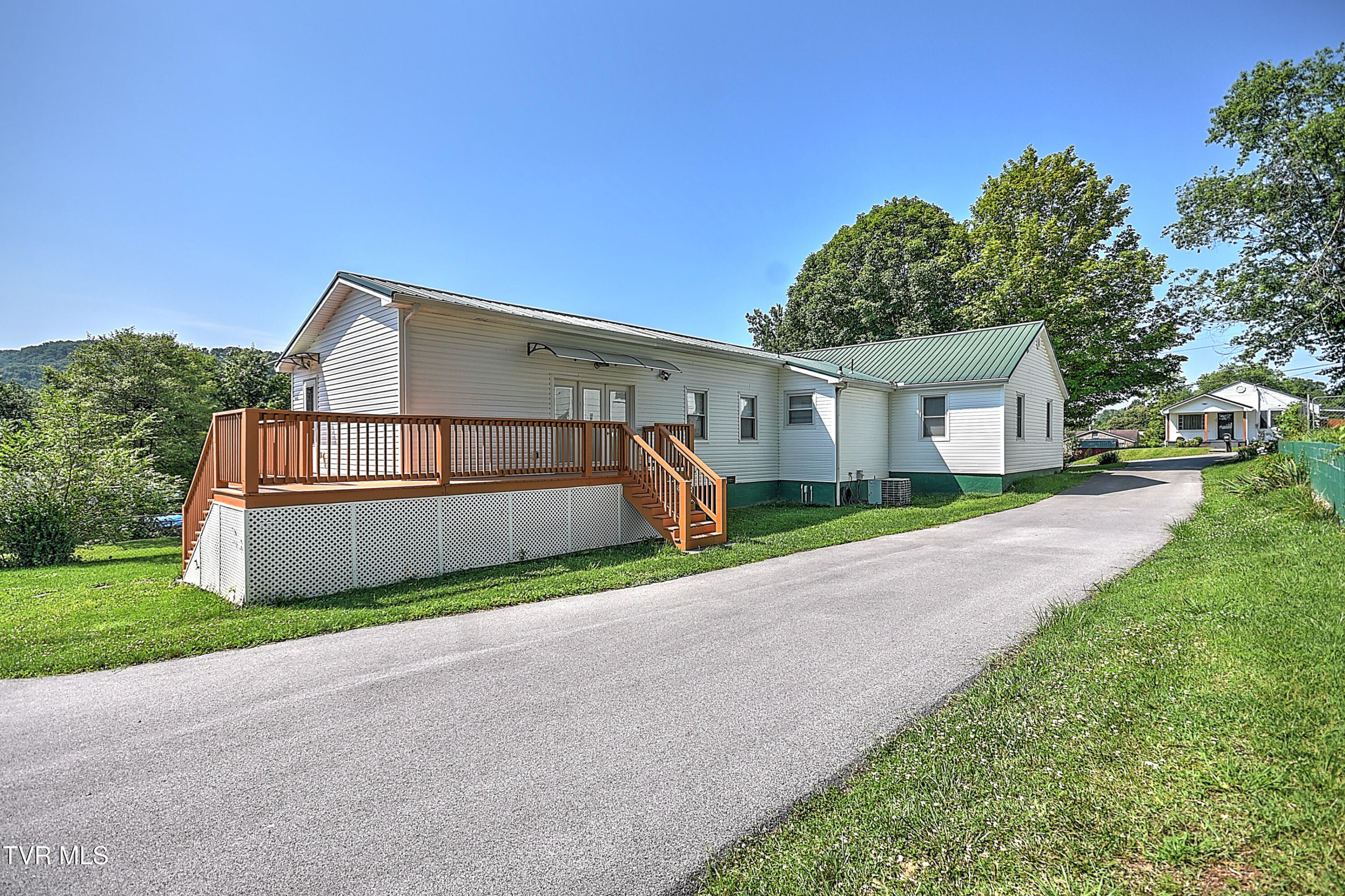 307 Tween Hills Road Property Photo 4