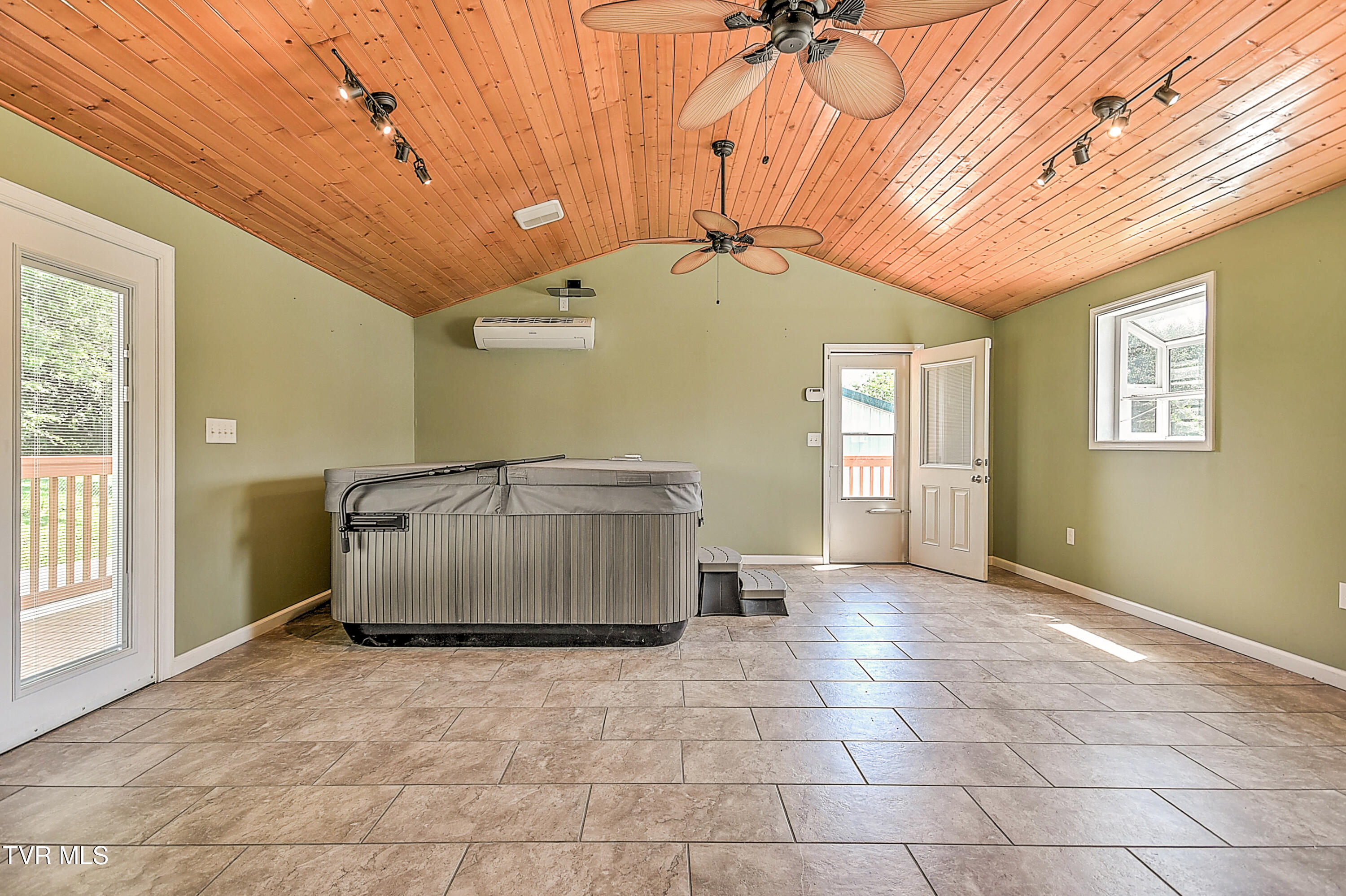 307 Tween Hills Road Property Photo 7