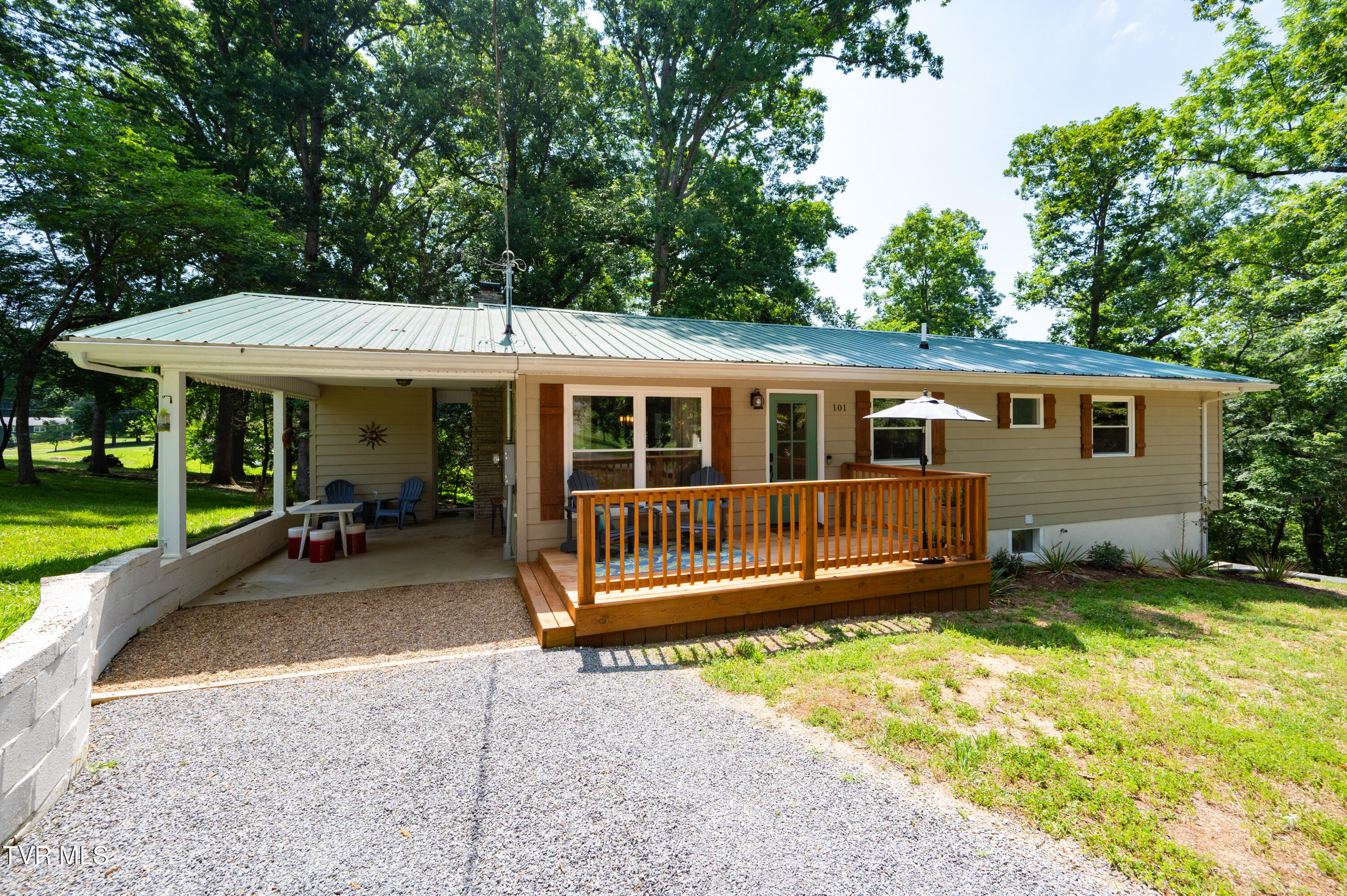 101 Ridgewood Drive Property Photo