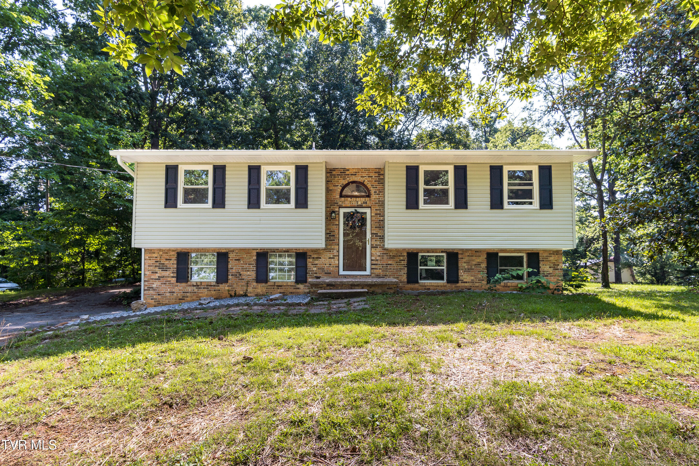 275 Wooded Heights Property Photo