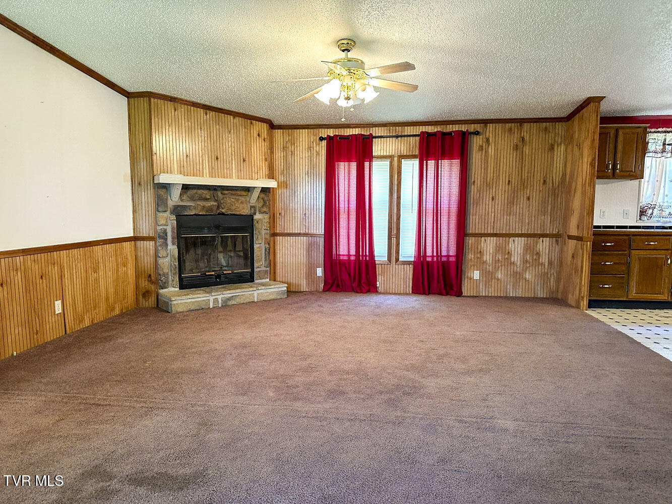 1385 Waterfront Drive Property Photo 8