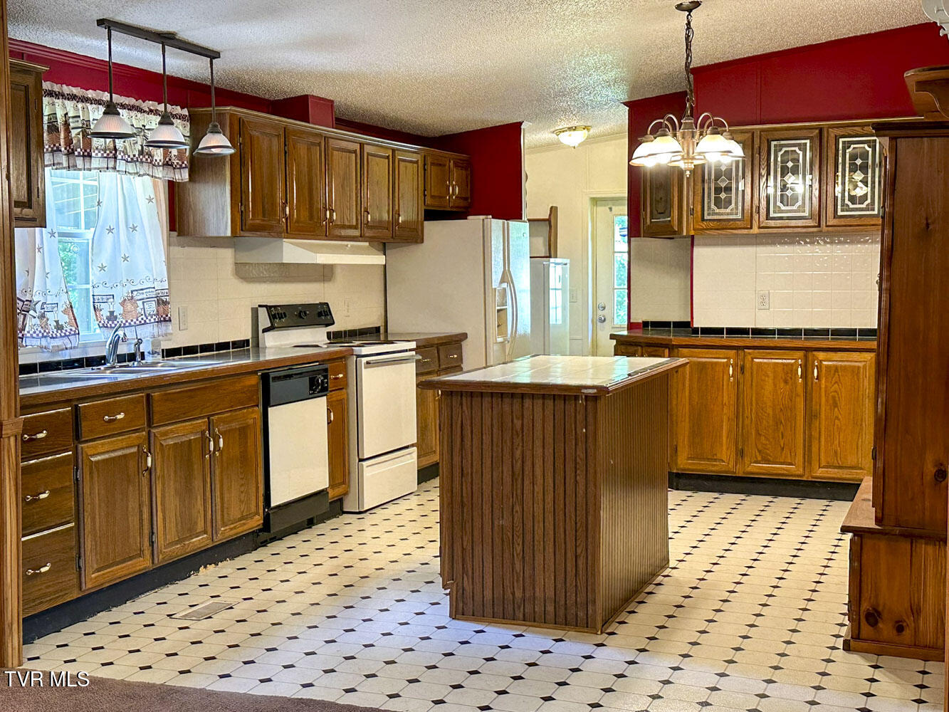 1385 Waterfront Drive Property Photo 11