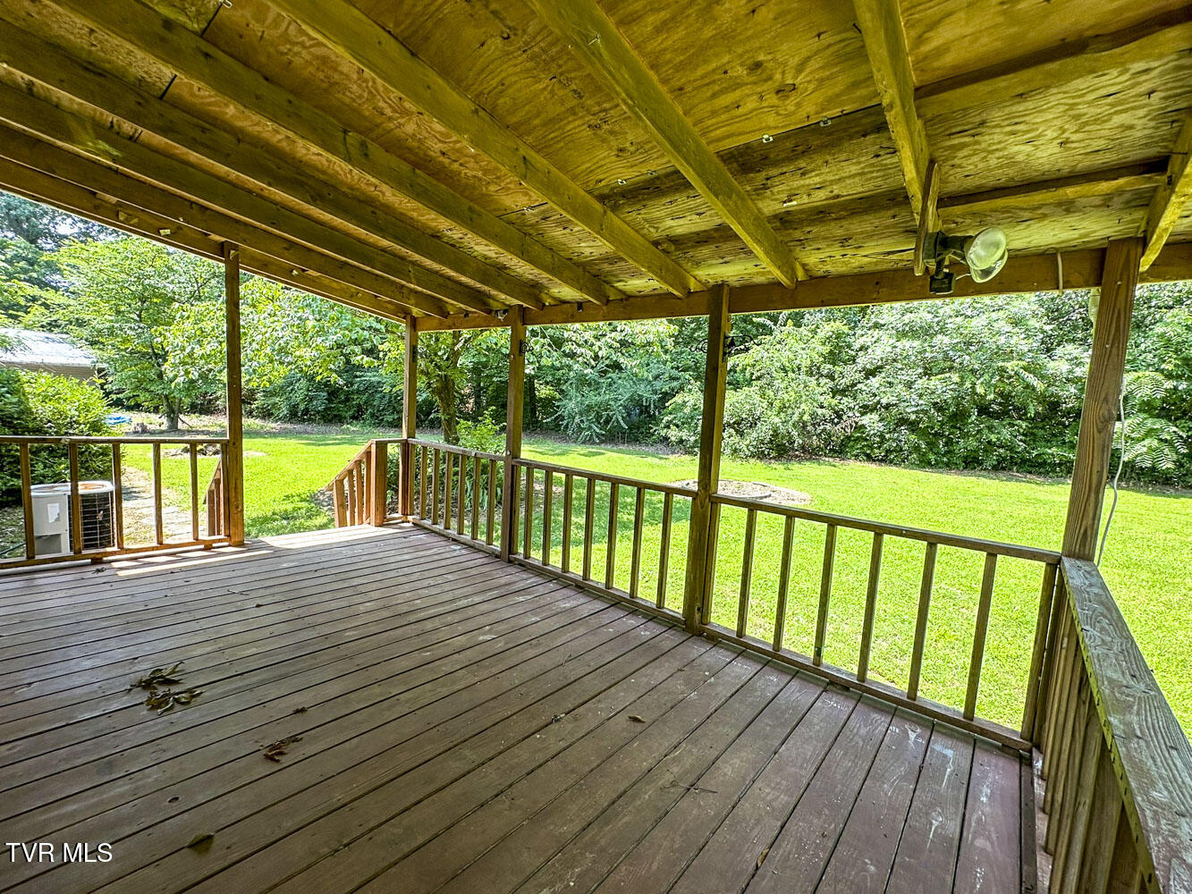 1385 Waterfront Drive Property Photo 22