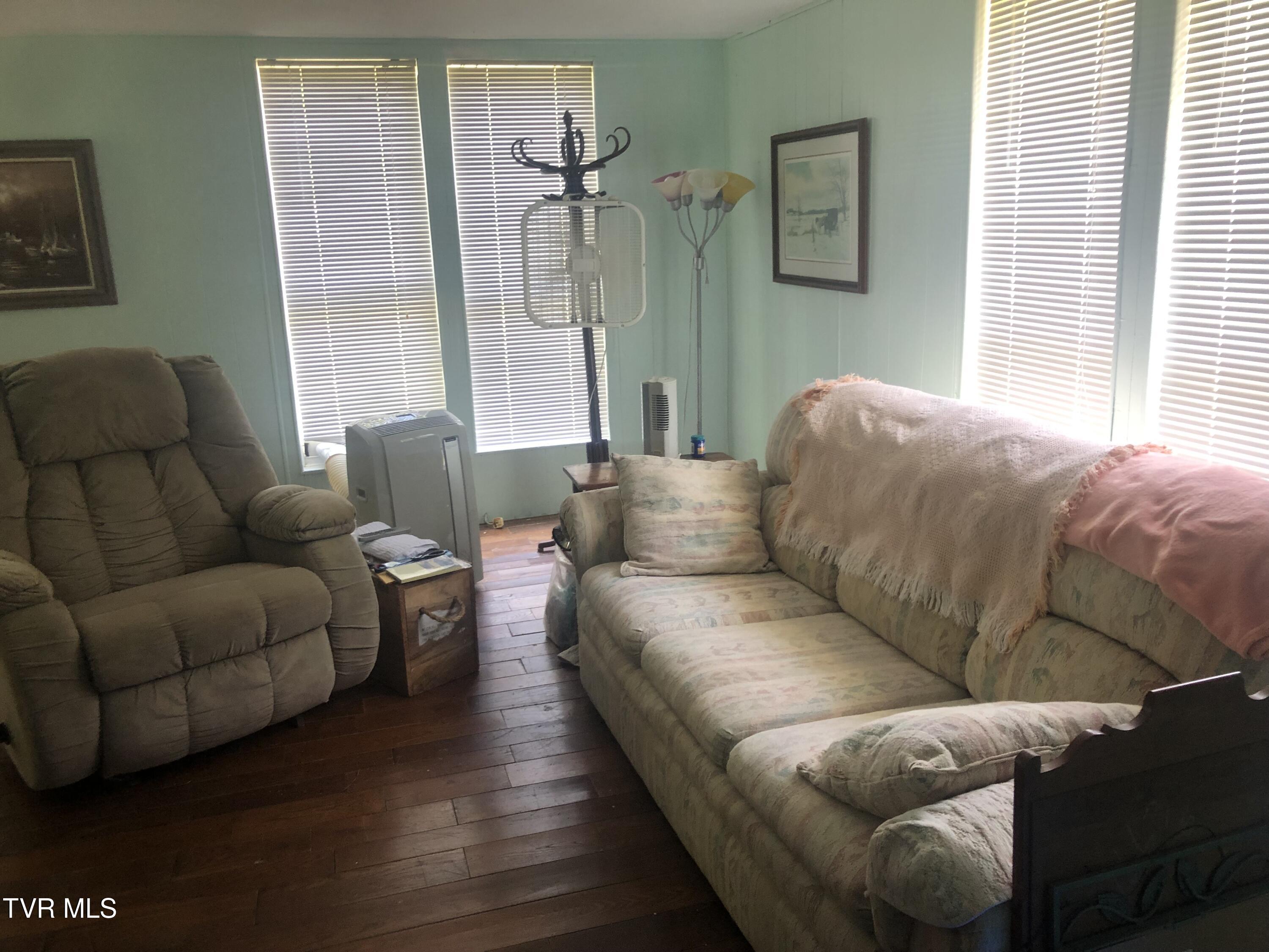 107 Love Blevins Lane Property Photo 7