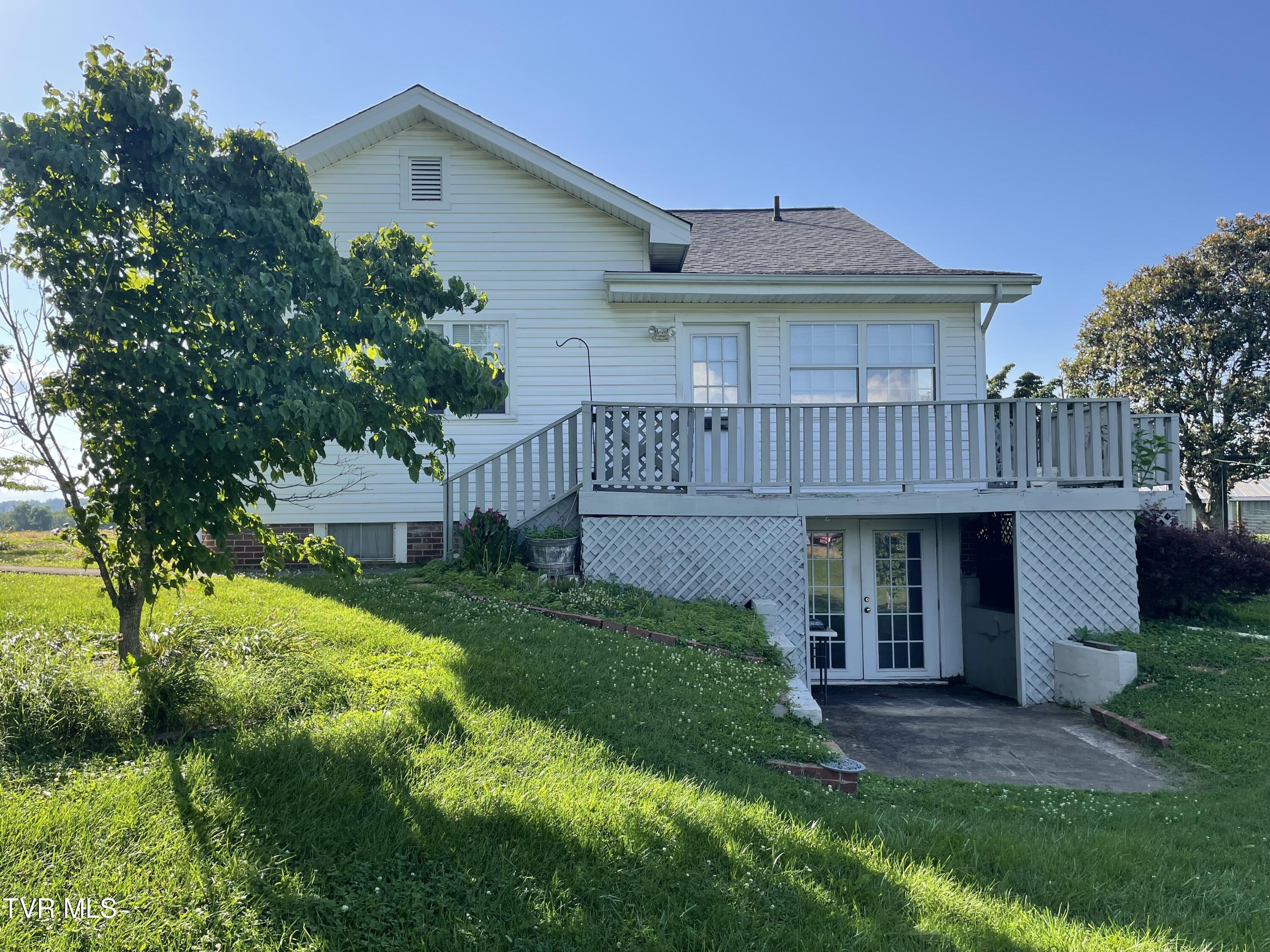 2572 May Road Property Photo 7