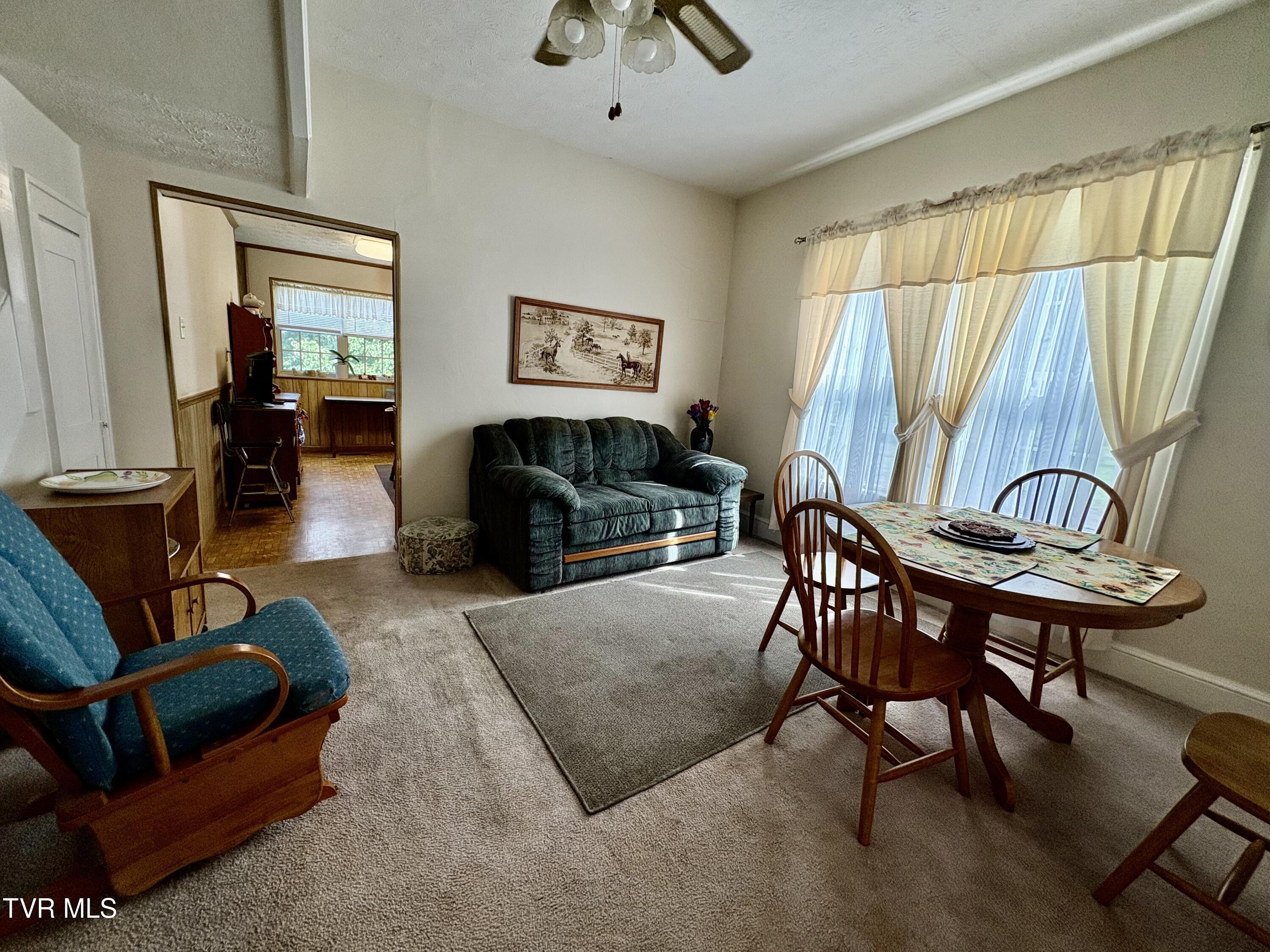 2572 May Road Property Photo 12