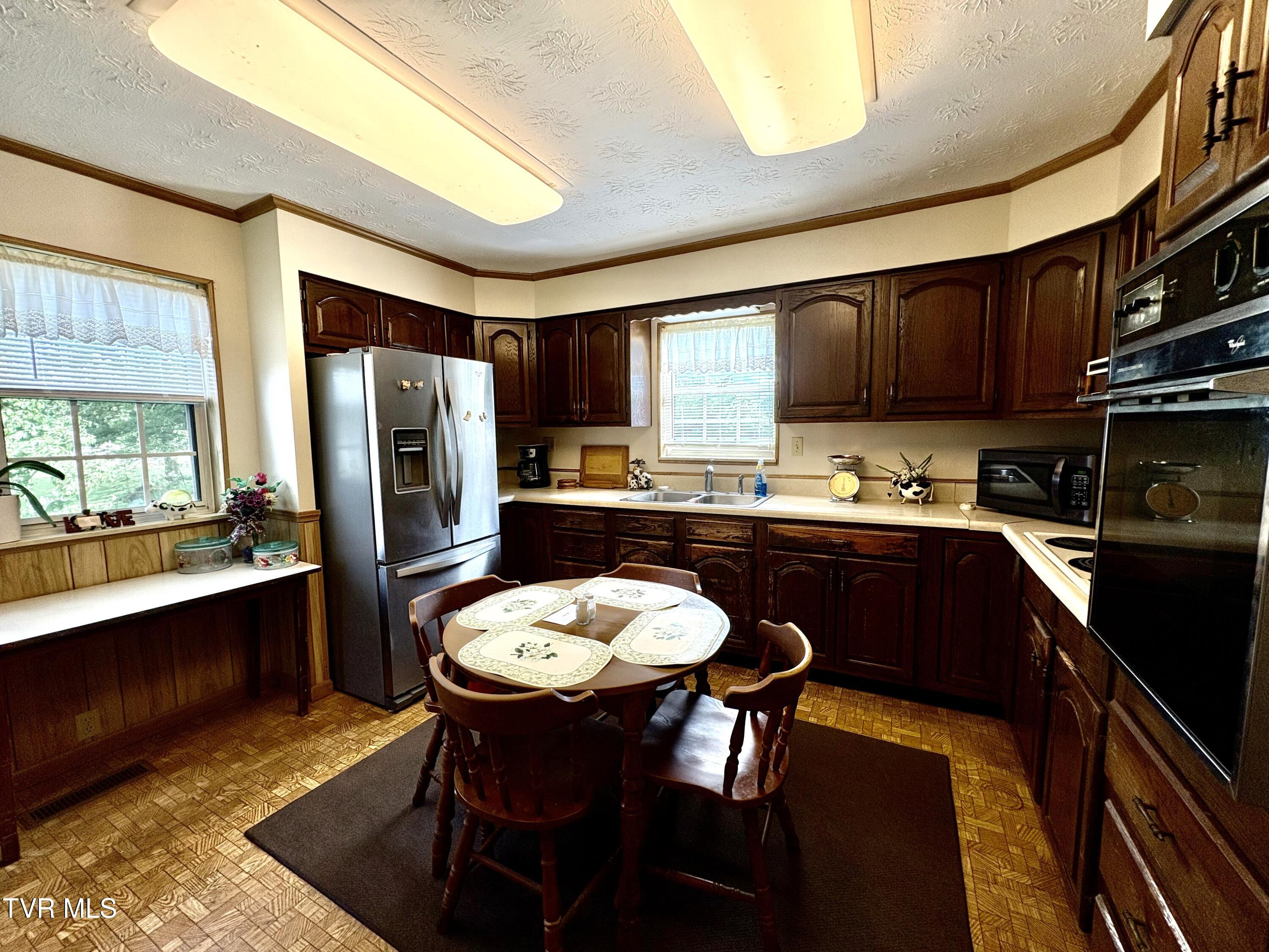 2572 May Road Property Photo 13