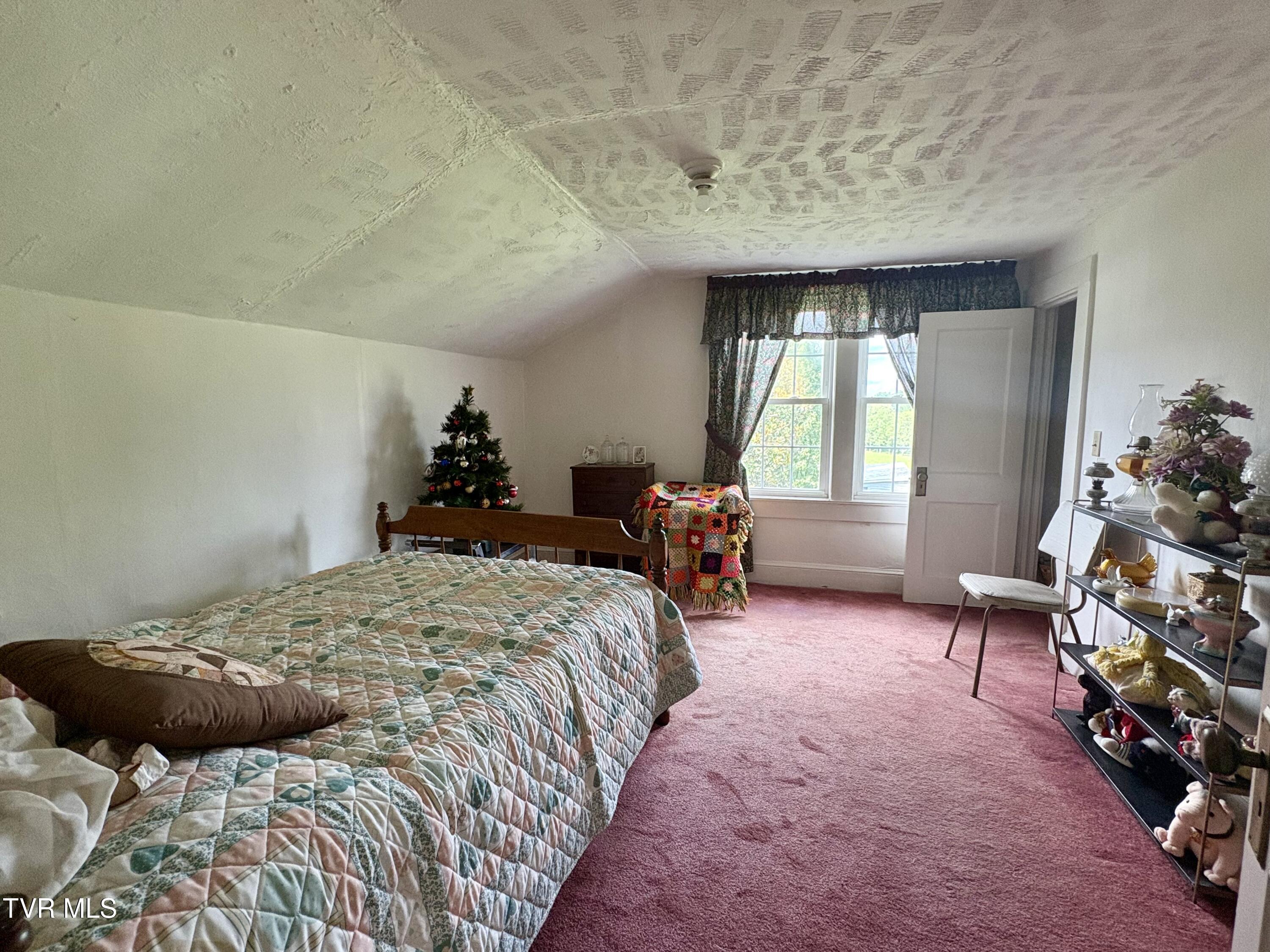 2572 May Road Property Photo 17