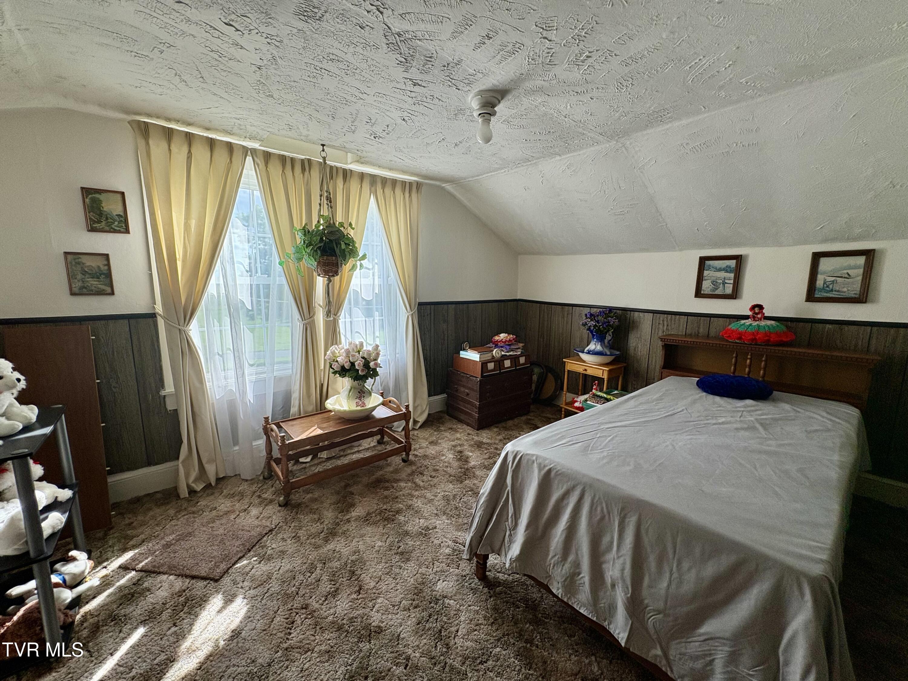 2572 May Road Property Photo 18