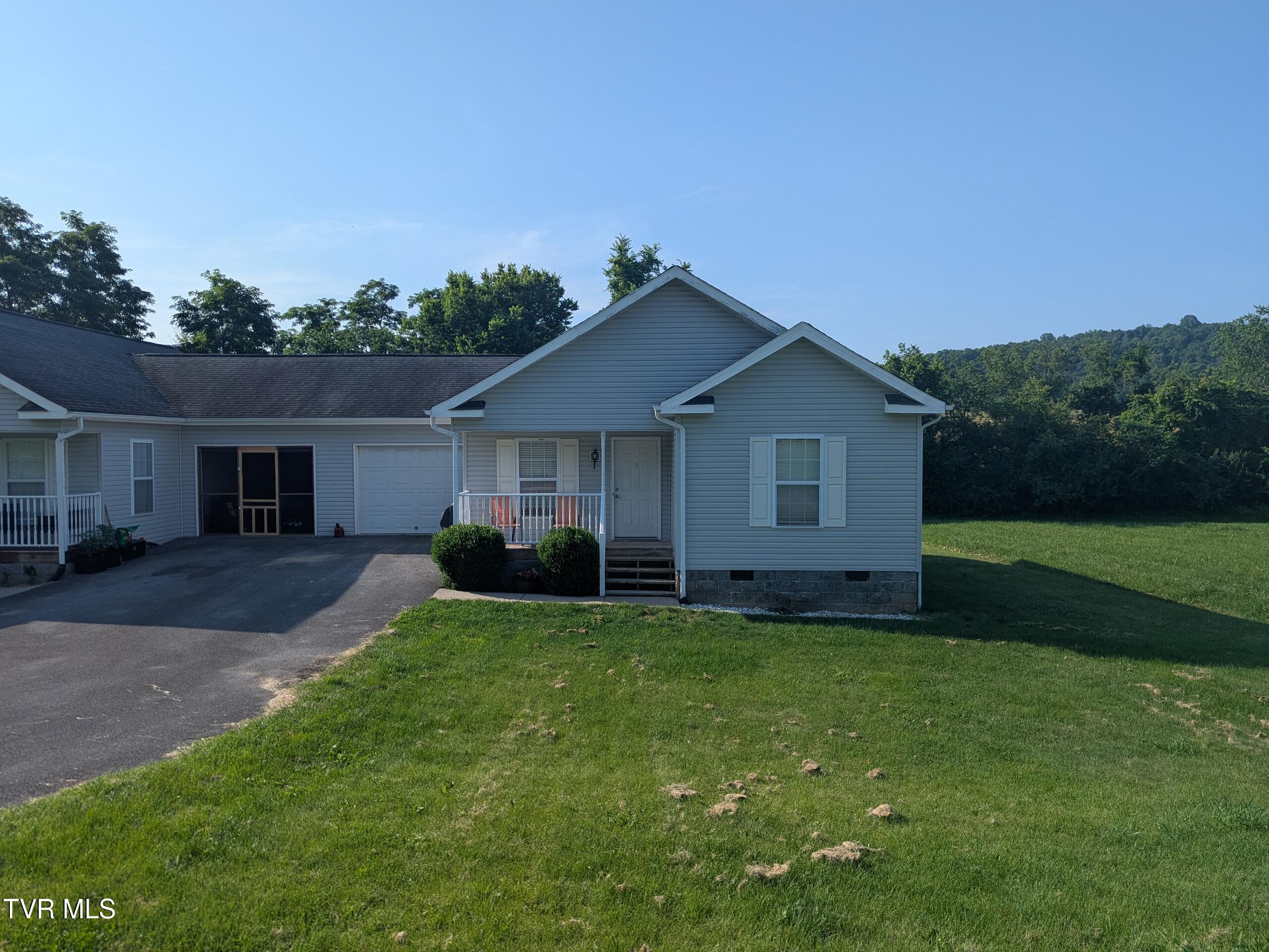18408 Fortunes Way Property Photo 1