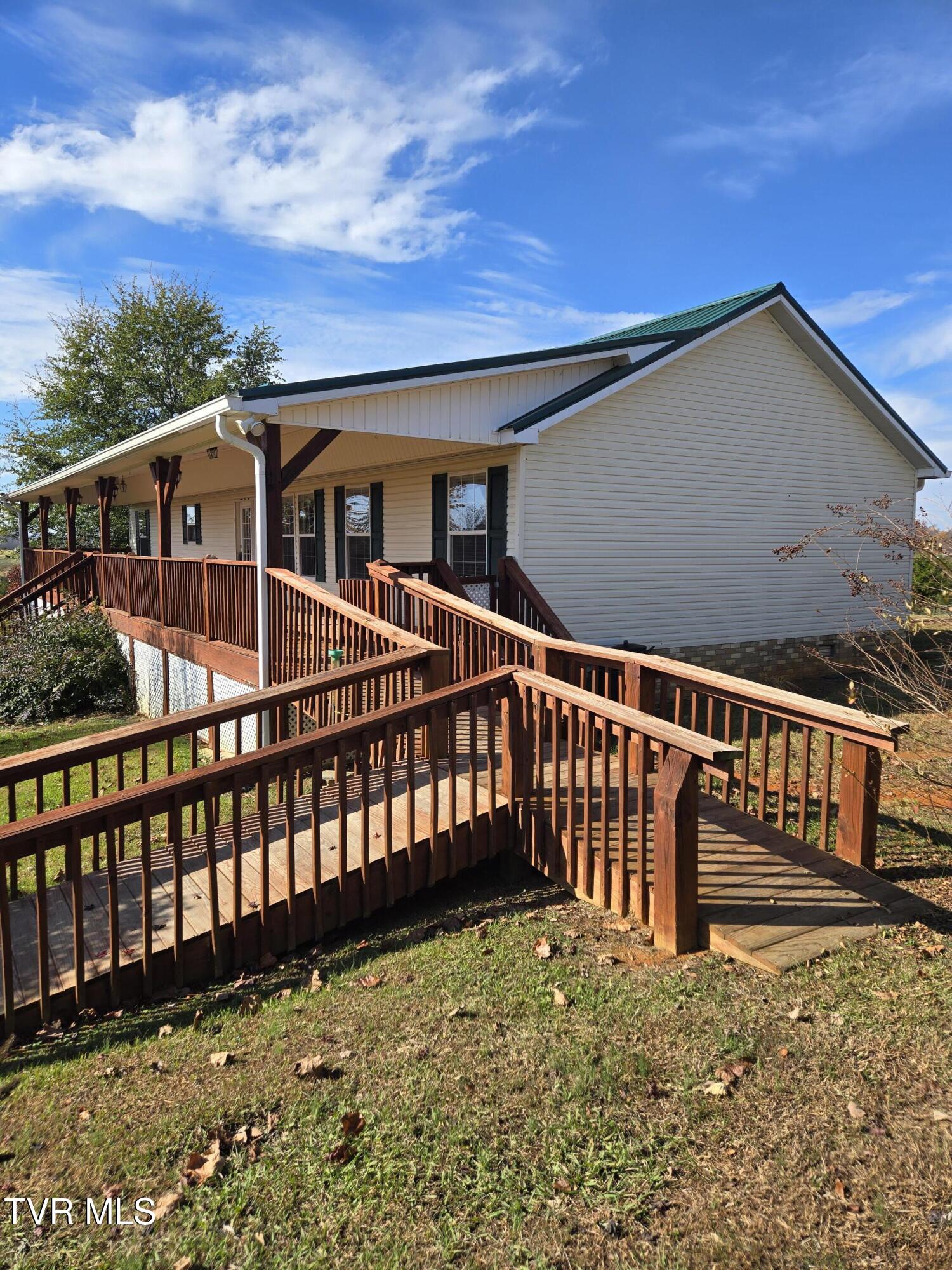 205 Clyde Miller Drive Property Photo 2