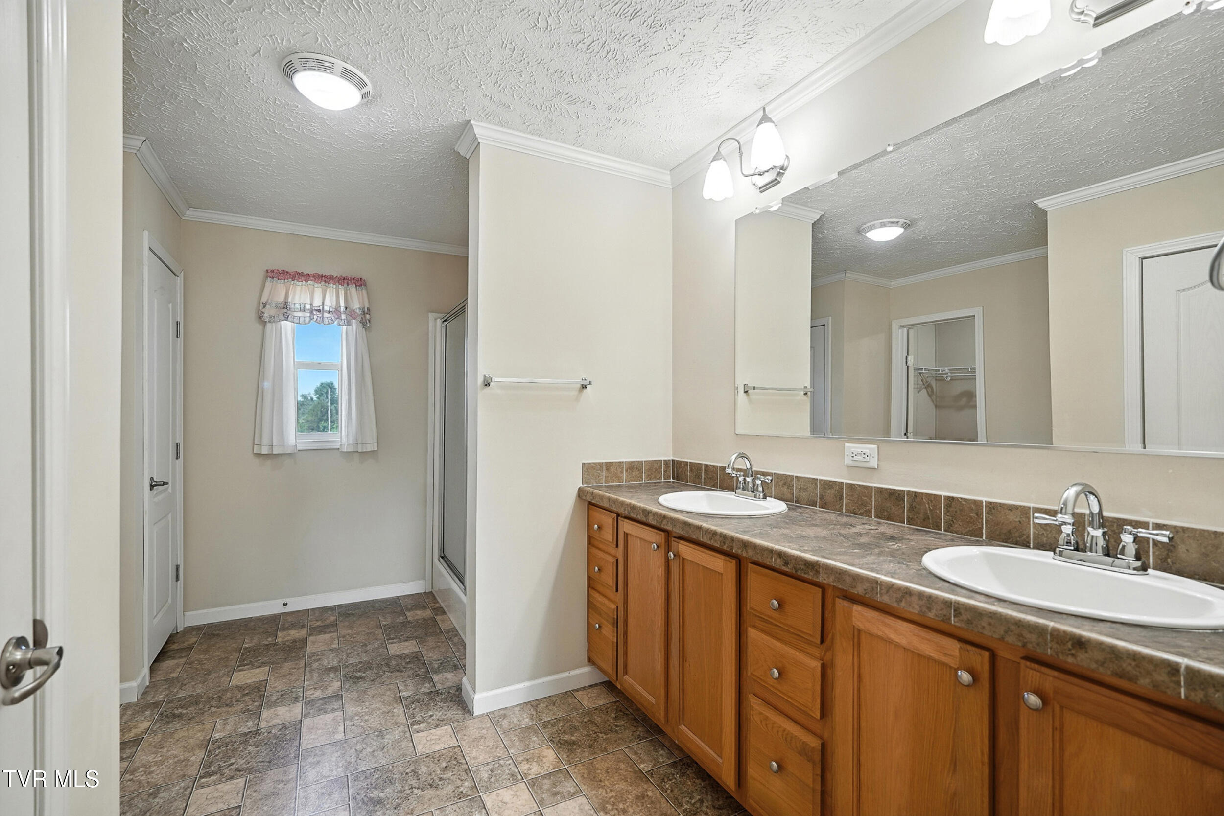 205 Clyde Miller Drive Property Photo 18